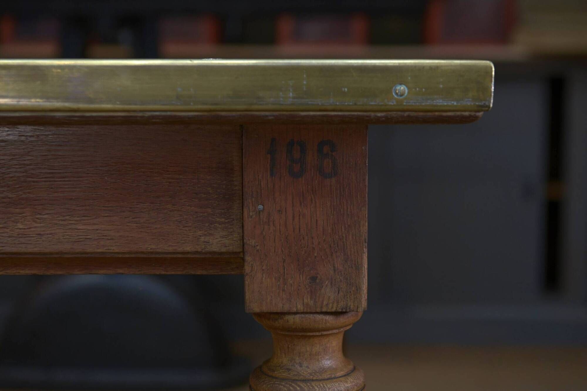 Oak and brass dining table Banque de France 1900