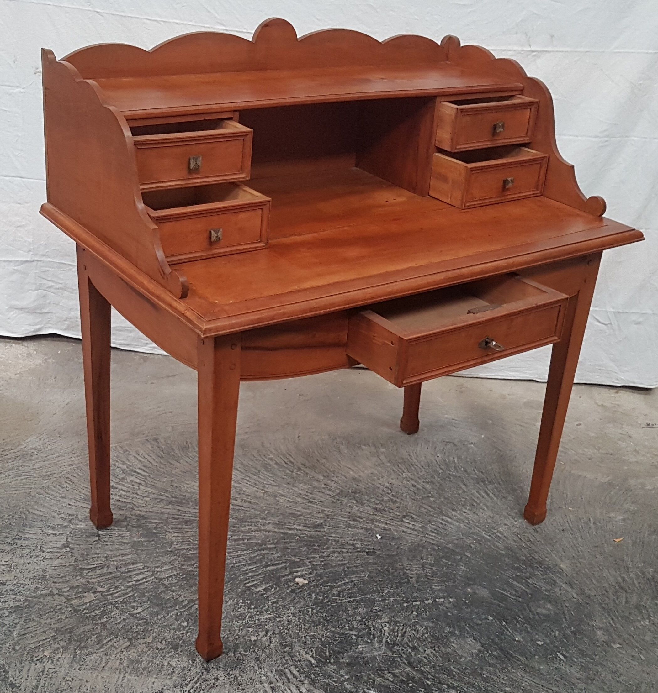 Solid wood stepped office