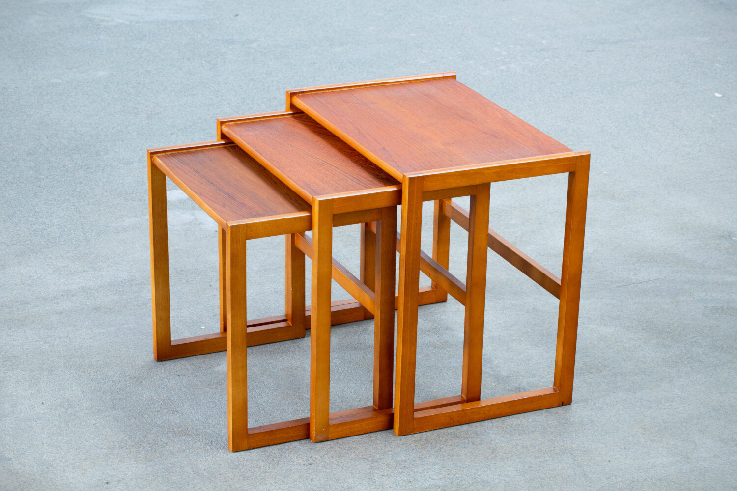 Scandinavian coffee table tables