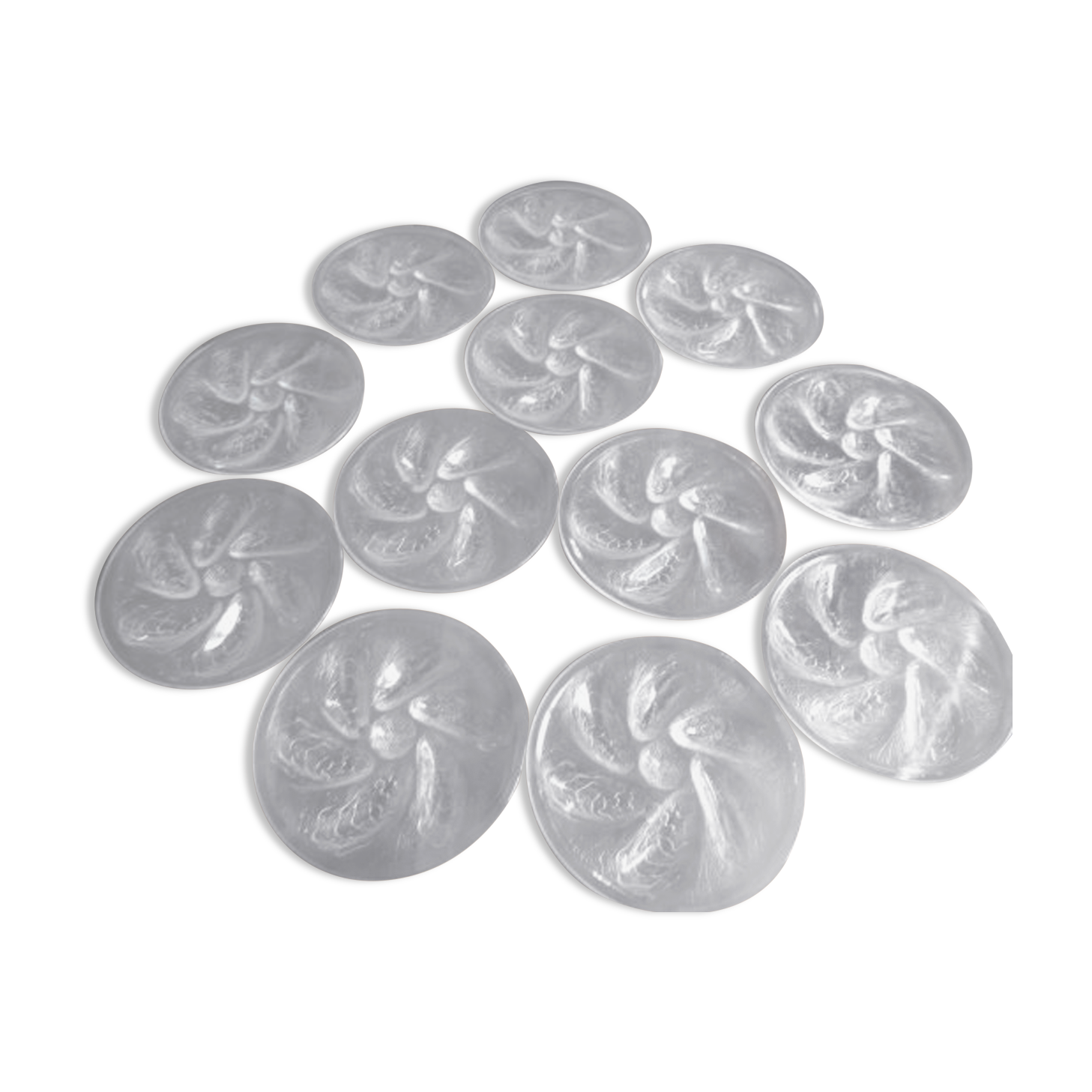 Set of 12 vintage 70s Arcoroc oyster plates