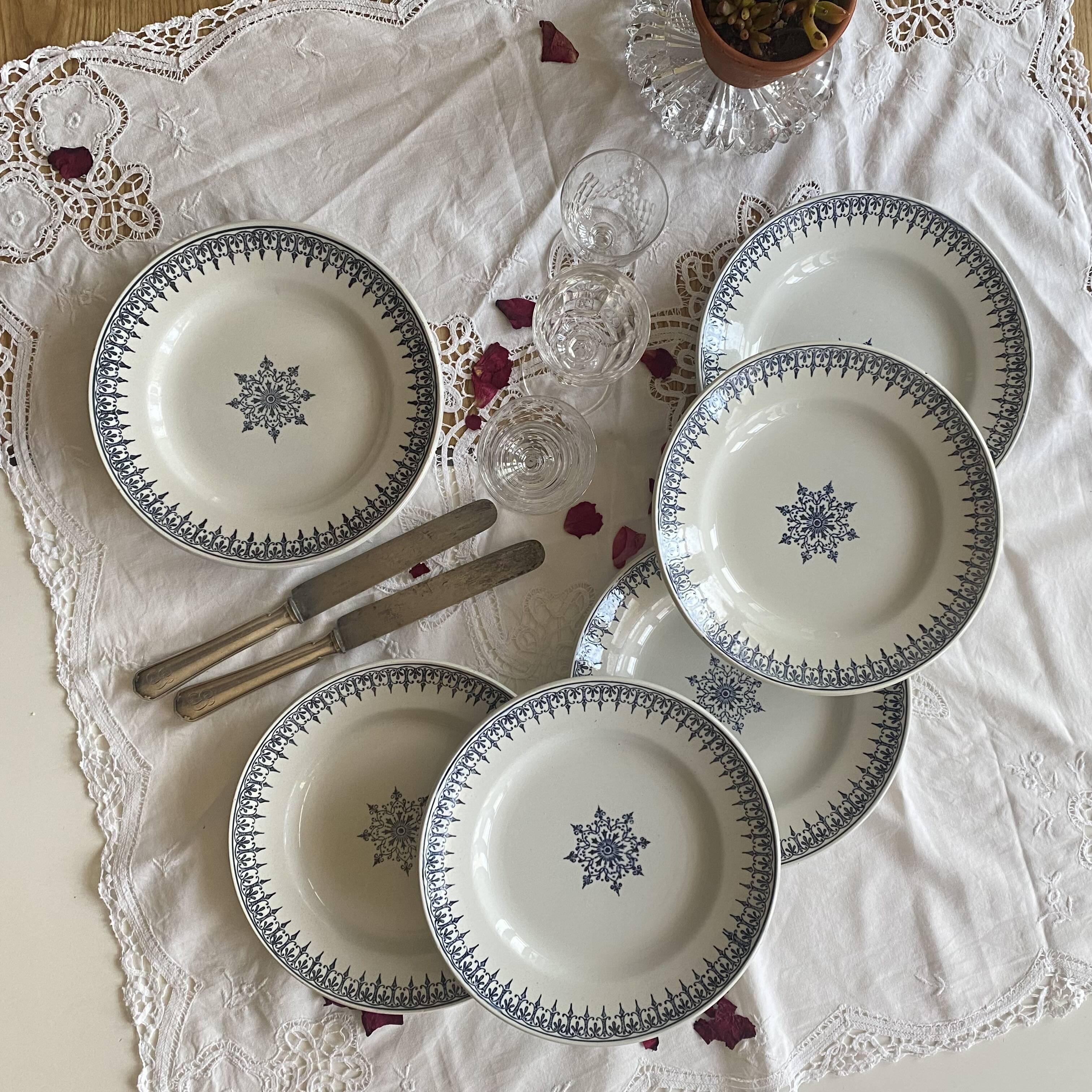 6 blue Saint Amand dinner plates