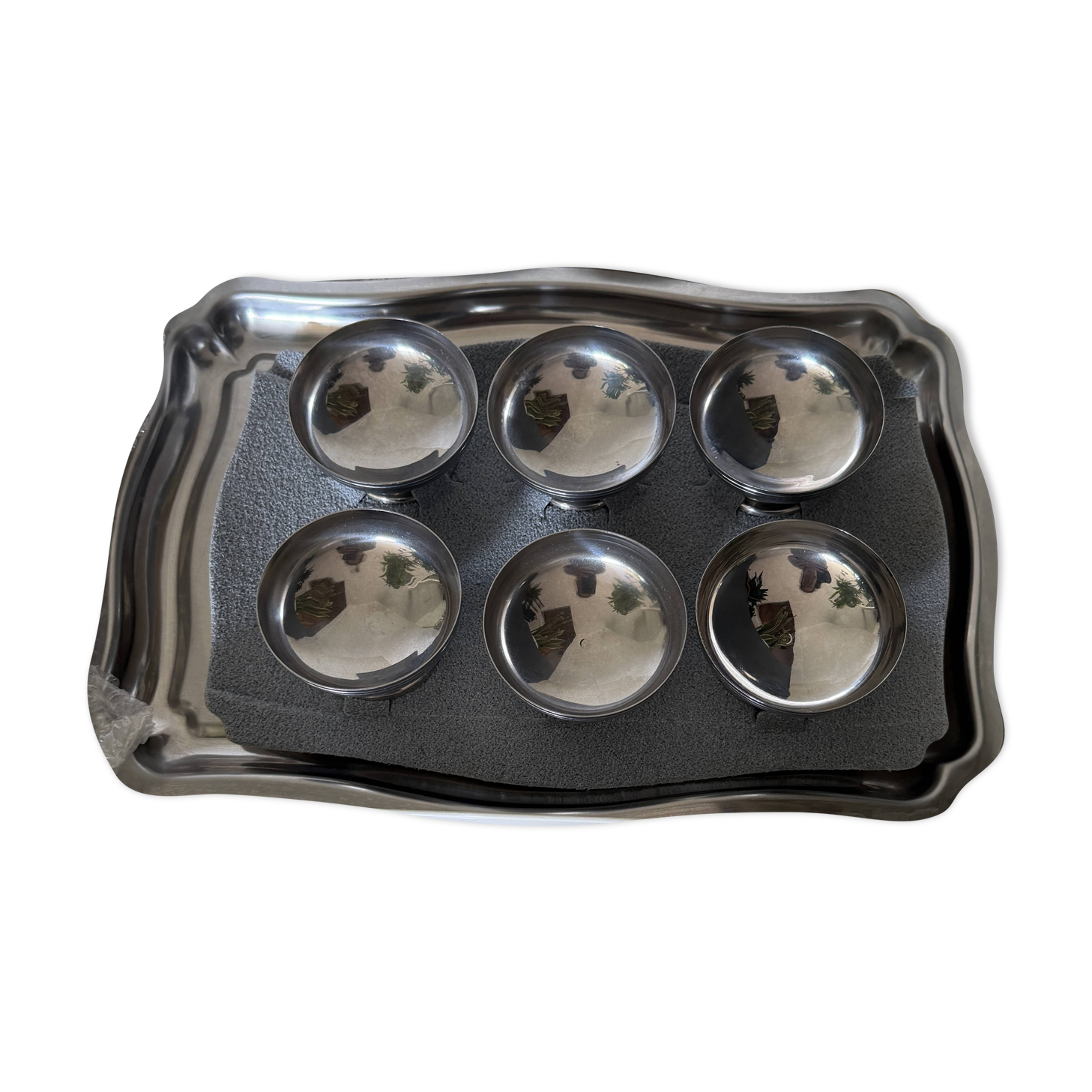 6 stainless steel ice bowls and Rémy Letang tray