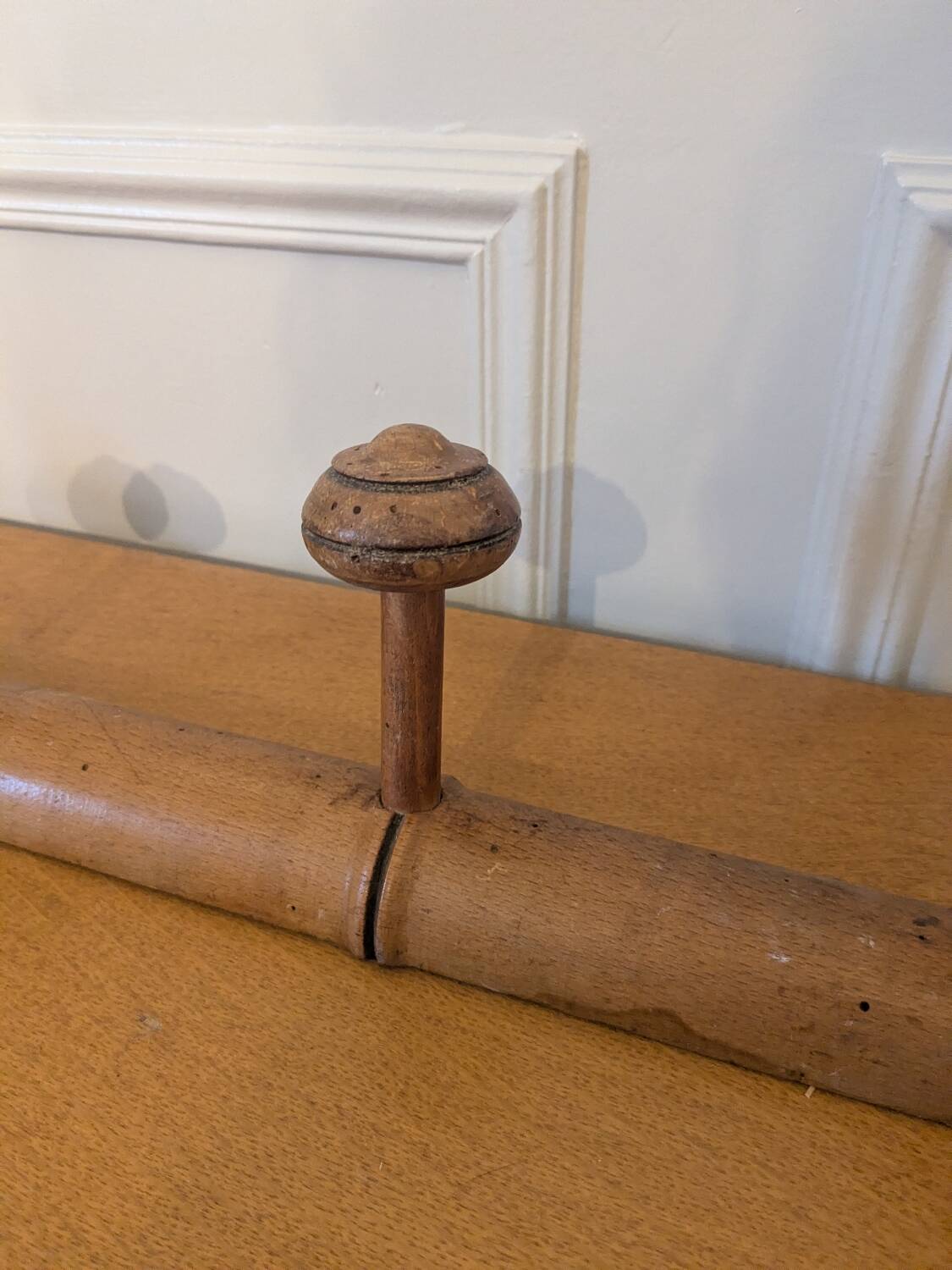 Wall-mounted coat rack