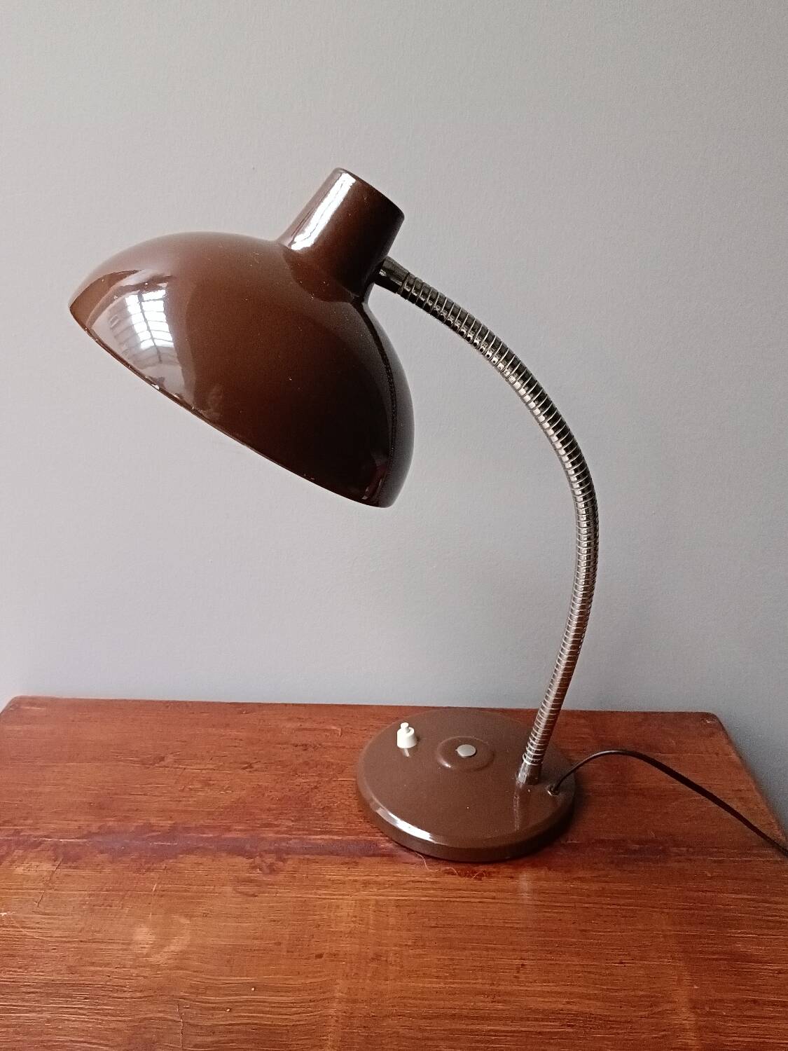 Flexible vintage chocolate lamp