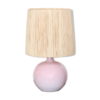 Lampe rose en céramique signée Duriez, abat jour en raphia, années 80