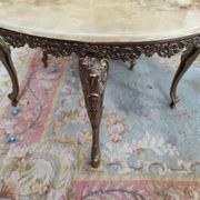 Kidney bean nesting tables