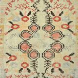 Tapis Couloir Vintage Patiné – Tons Corail, Crème & Vert Sauge, 85x352 Cm