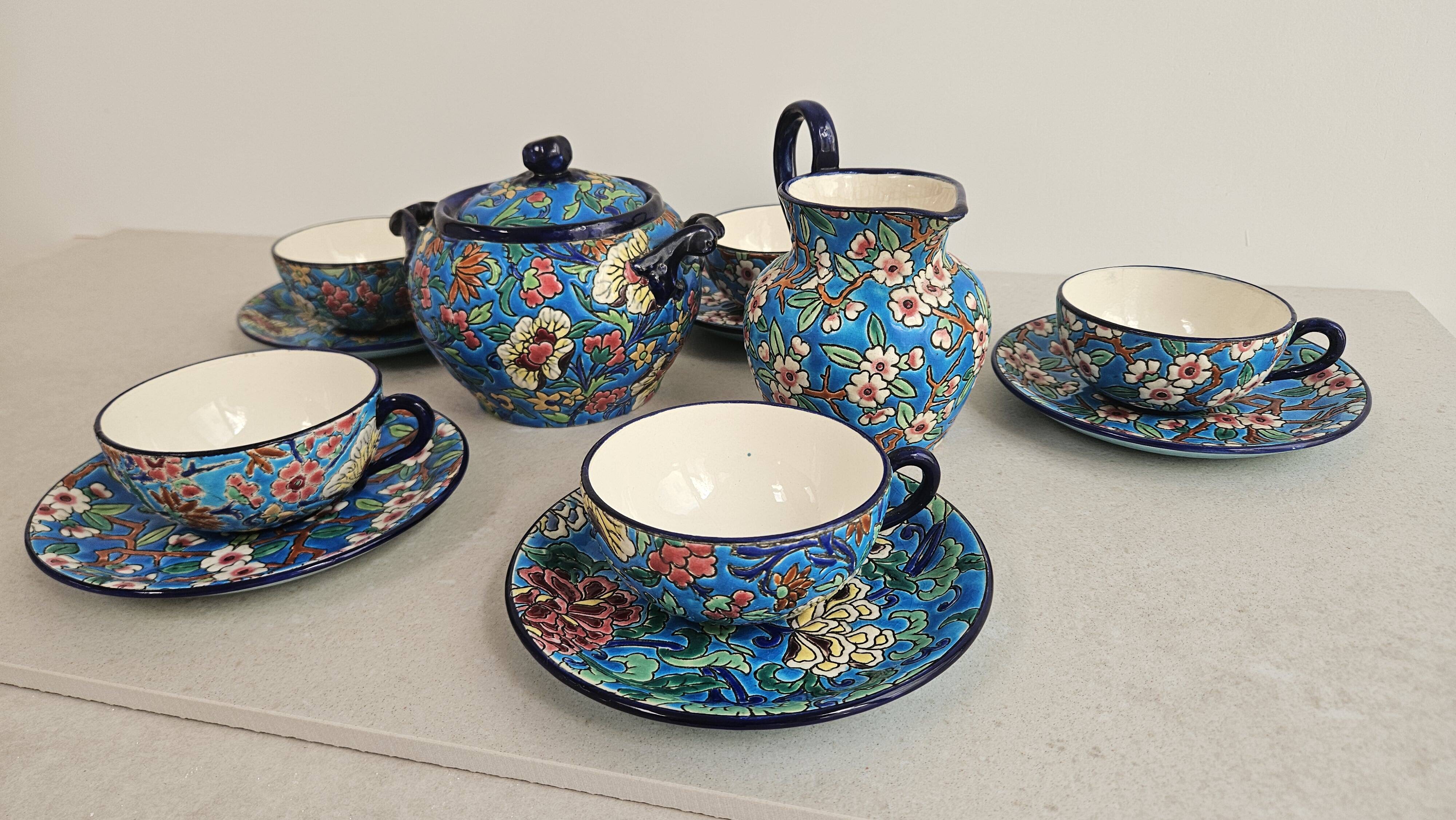 Complete tea/coffee service in Longwy enamel.