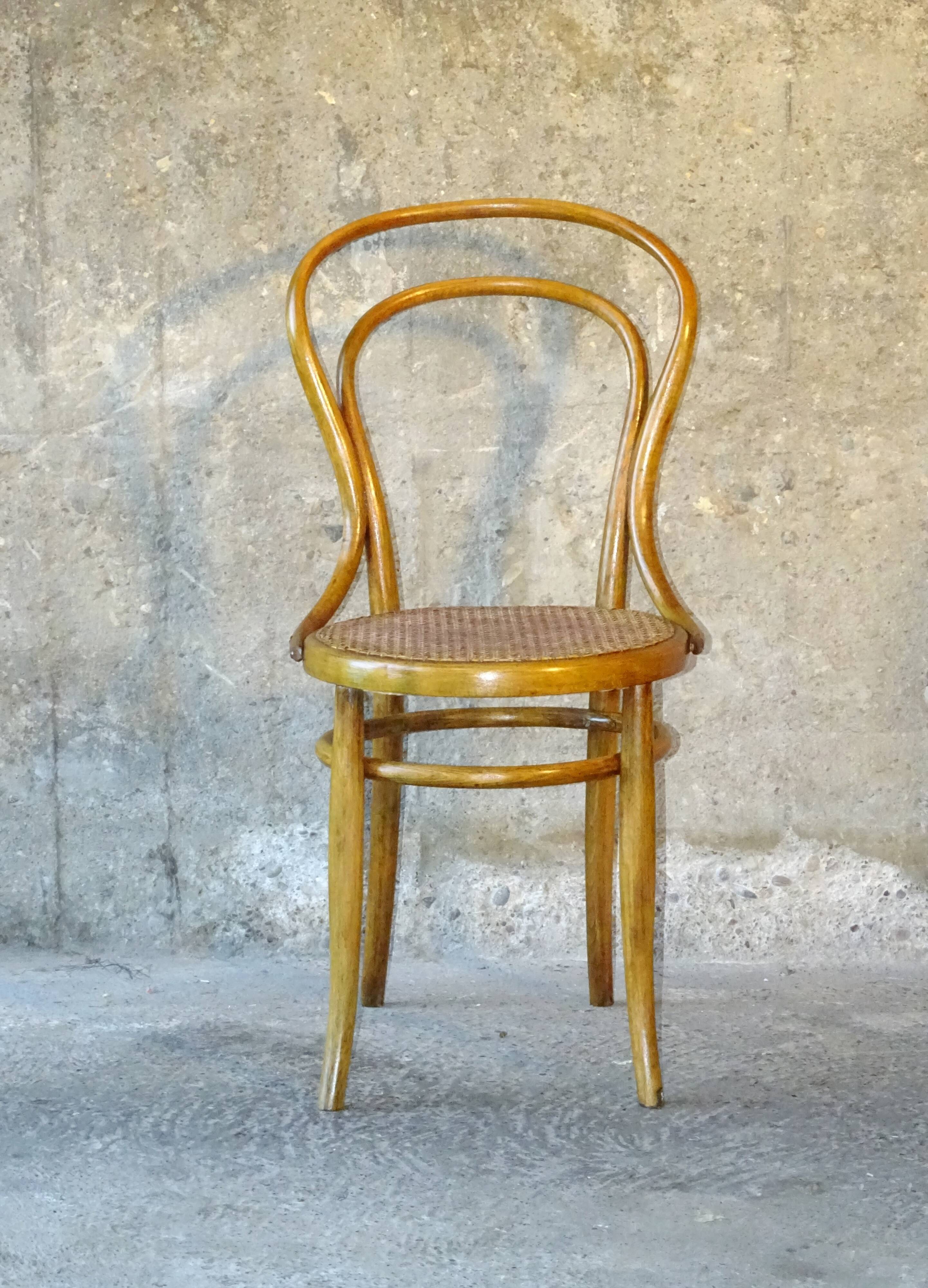 Set of 4 bistro chairs circa 1900, 2 Kohn, 2 Thonet
