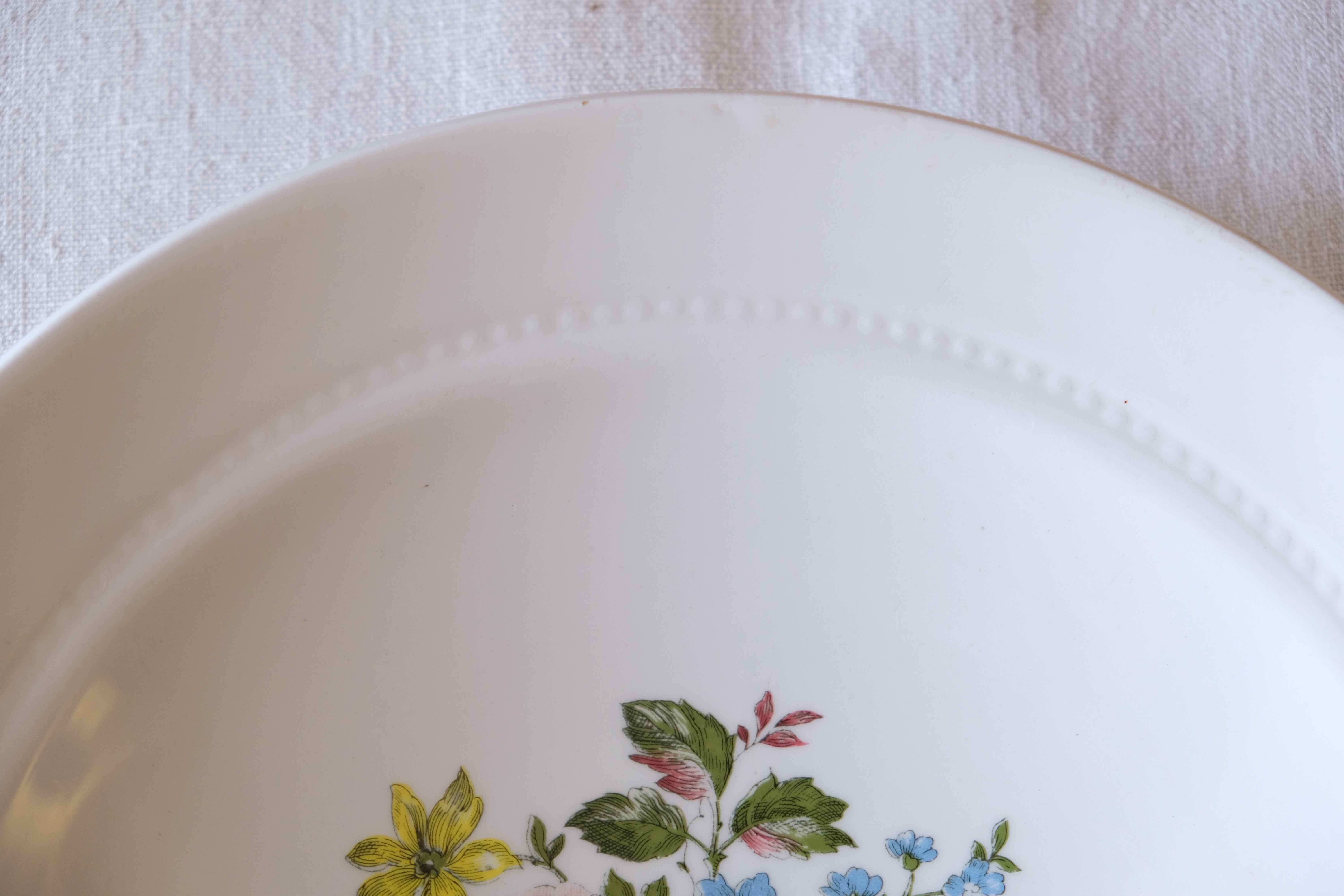 Flat faience of Lunéville China Keller & Guerin 1889 "Chaillot of Vercor" decoration in engraving enhanced drawing flowers