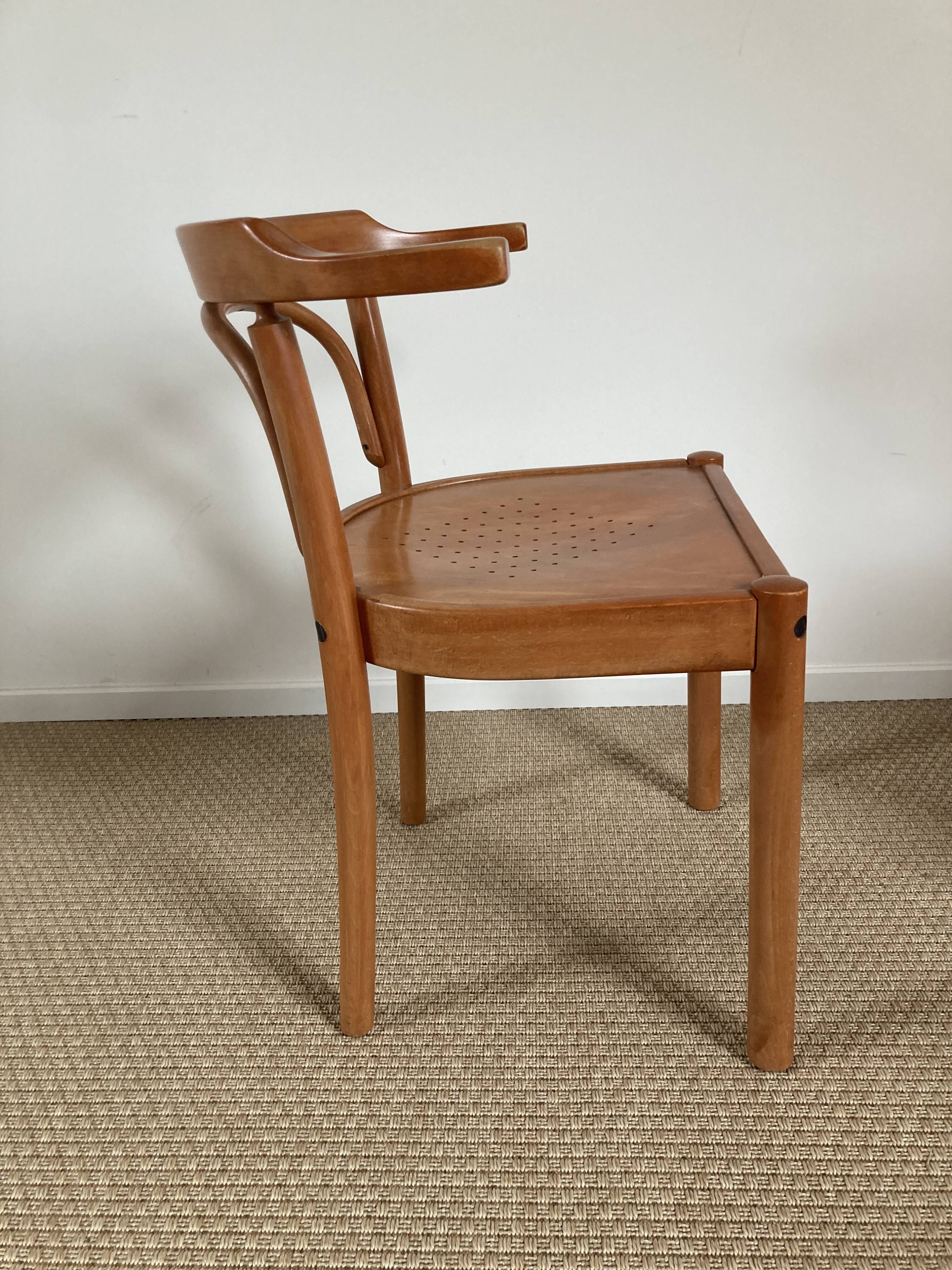 Lot 4 chairs