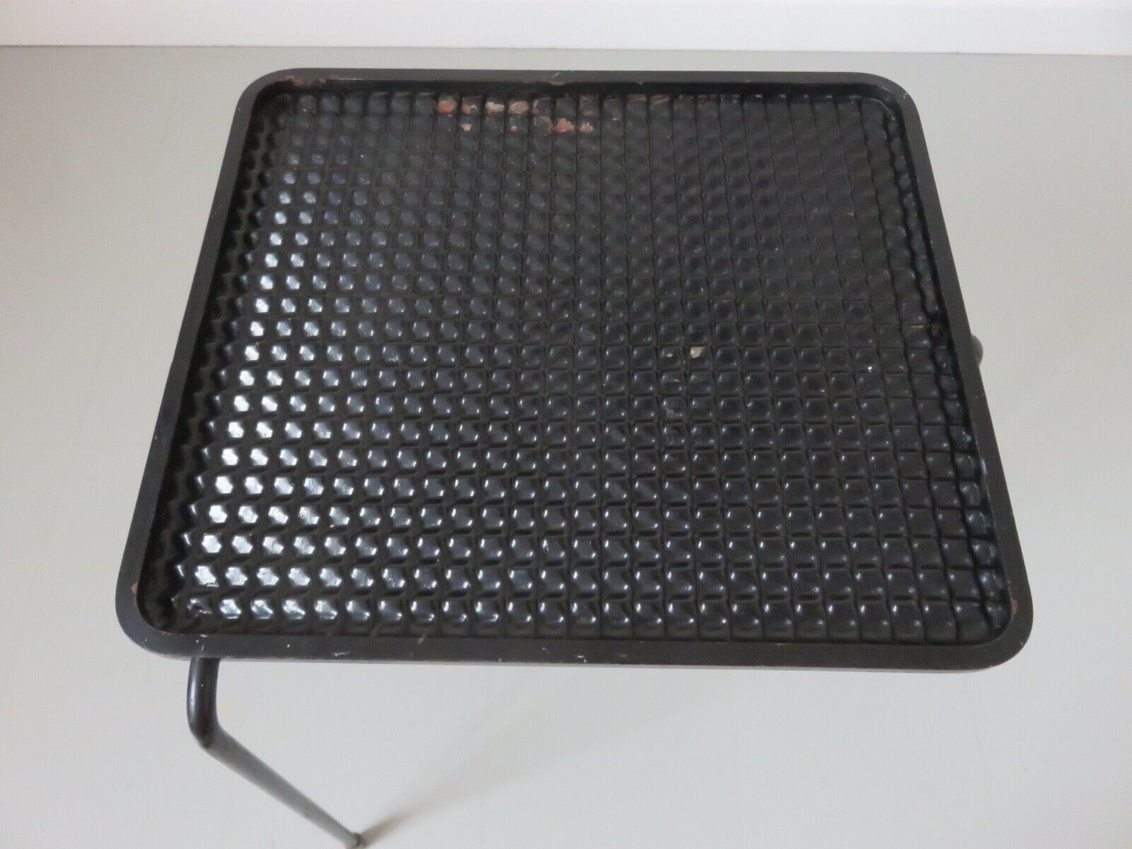 Tripod table submitted by Mathieu Mategot 1953