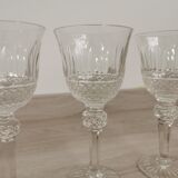 Verres à pied anciens taillés style St Louis 30 pièces