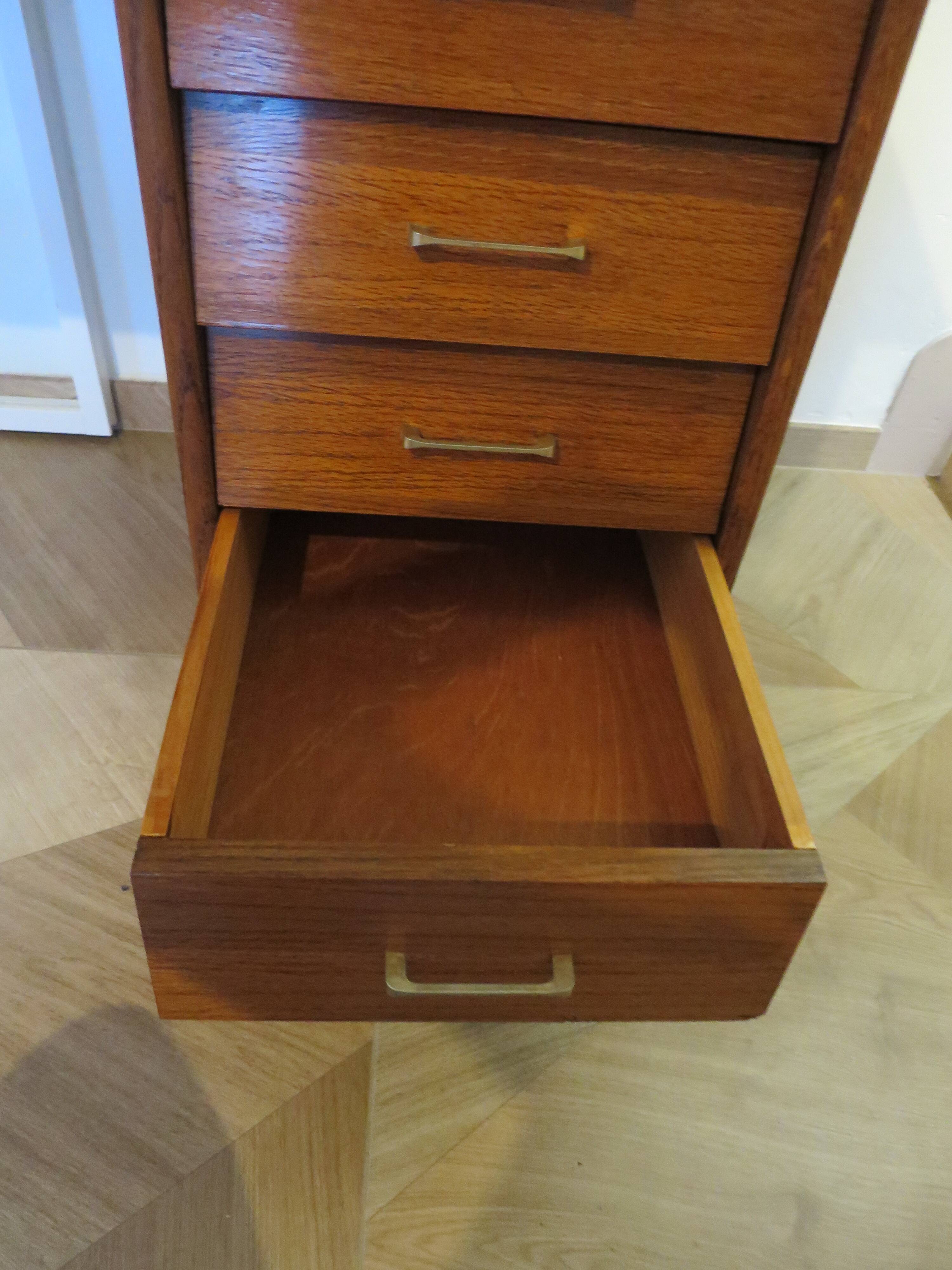 Beautiful vintage desk from the 70s - oak color - 5 drawers and 1 key - Scandinavian style