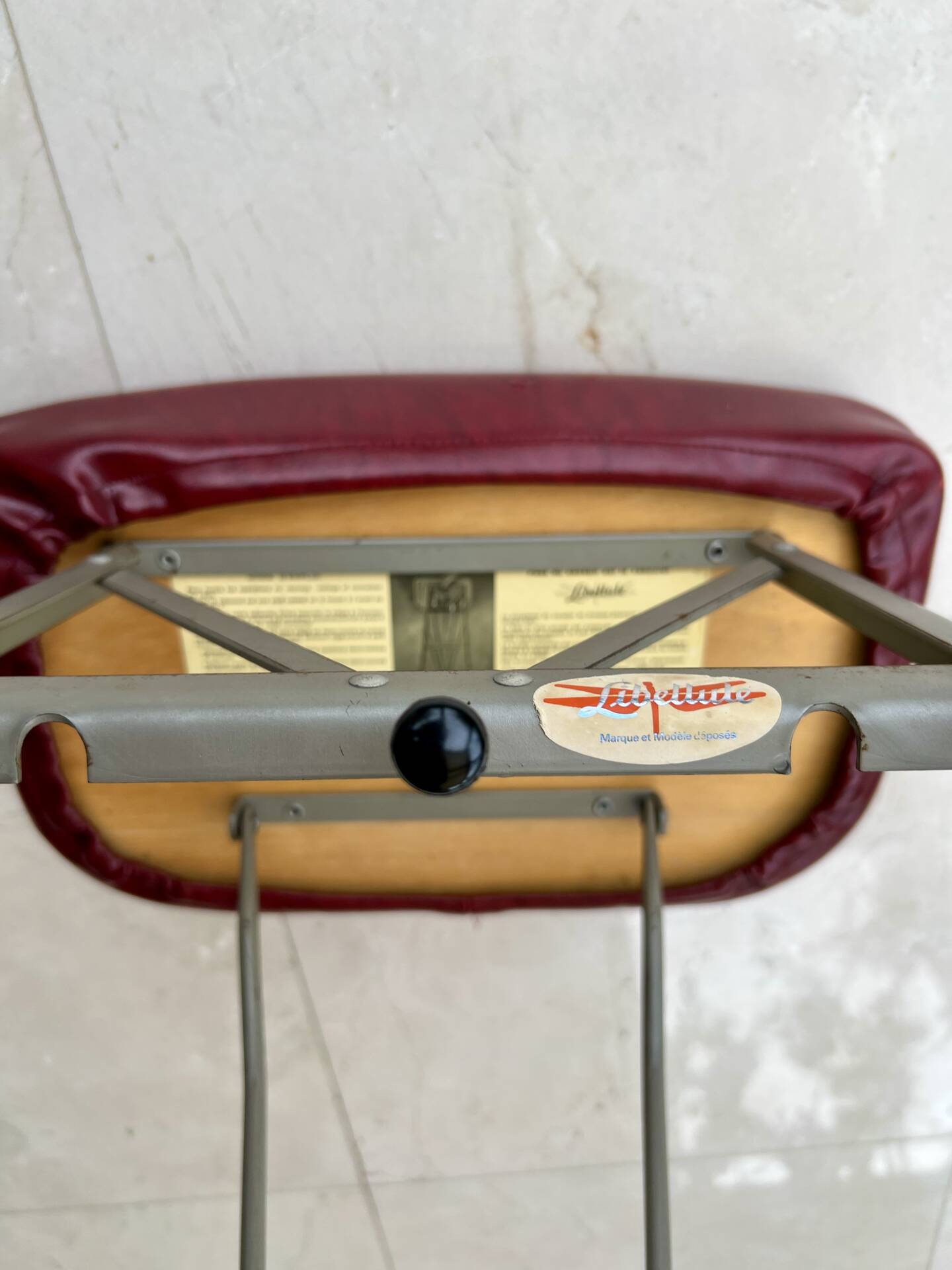 Vintage folding stool Libellule – Normafix – burgundy faux leather – years