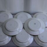Set of 8 flat ceramic plates