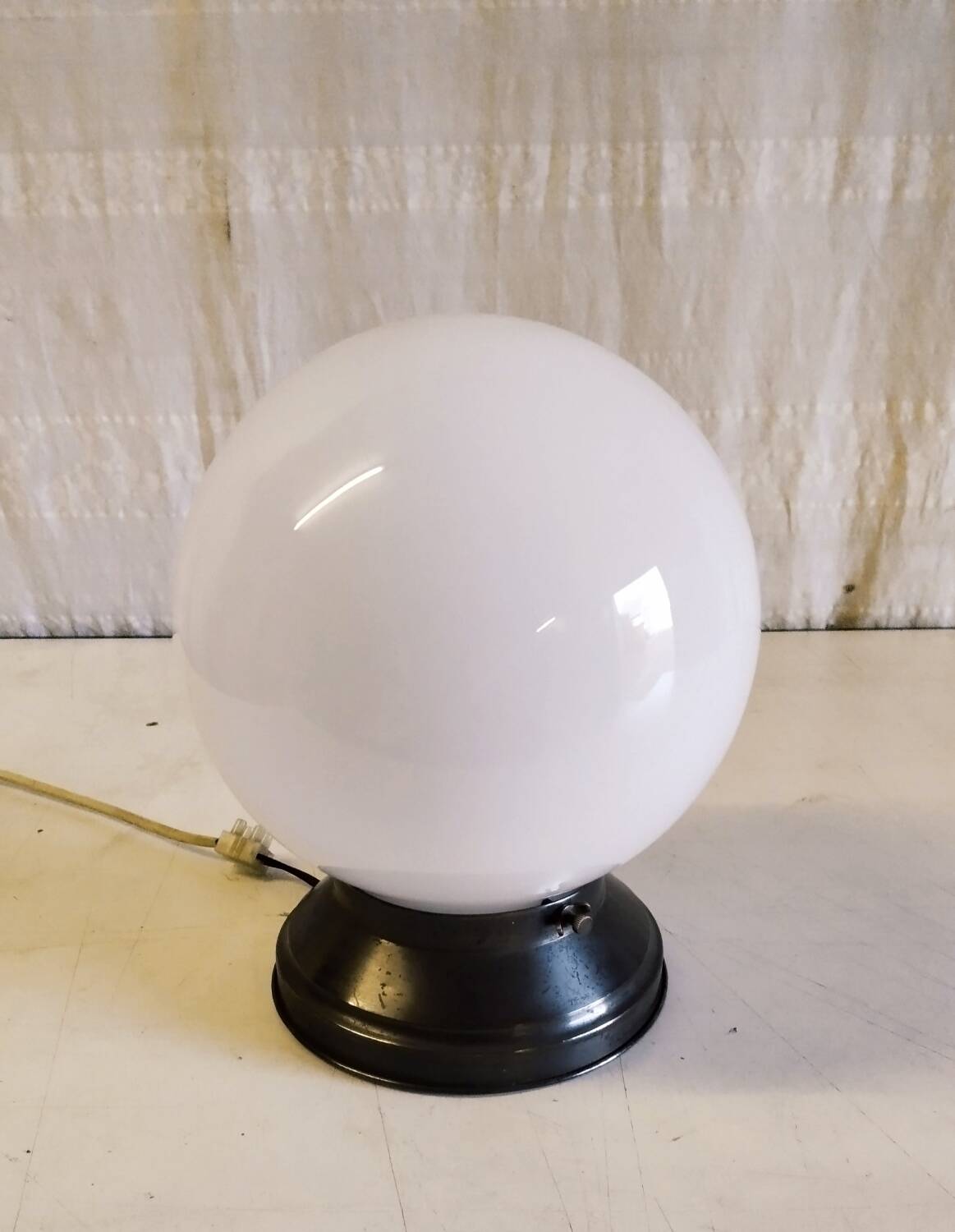 Ceiling light or Art Deco wall sconce with white opaline globe - early 20th century