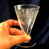Set of 7 glass red wine glasses from the 1930s 1940s tableware