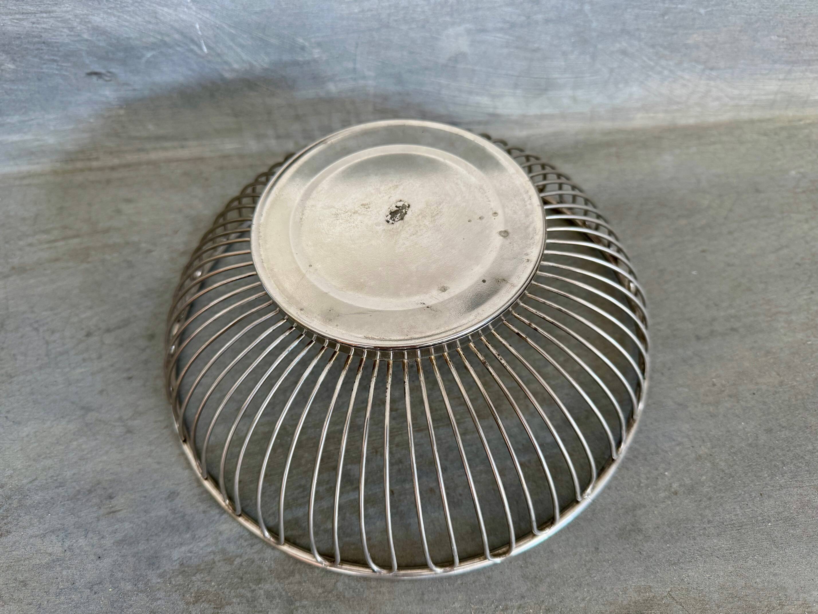 Wire basket