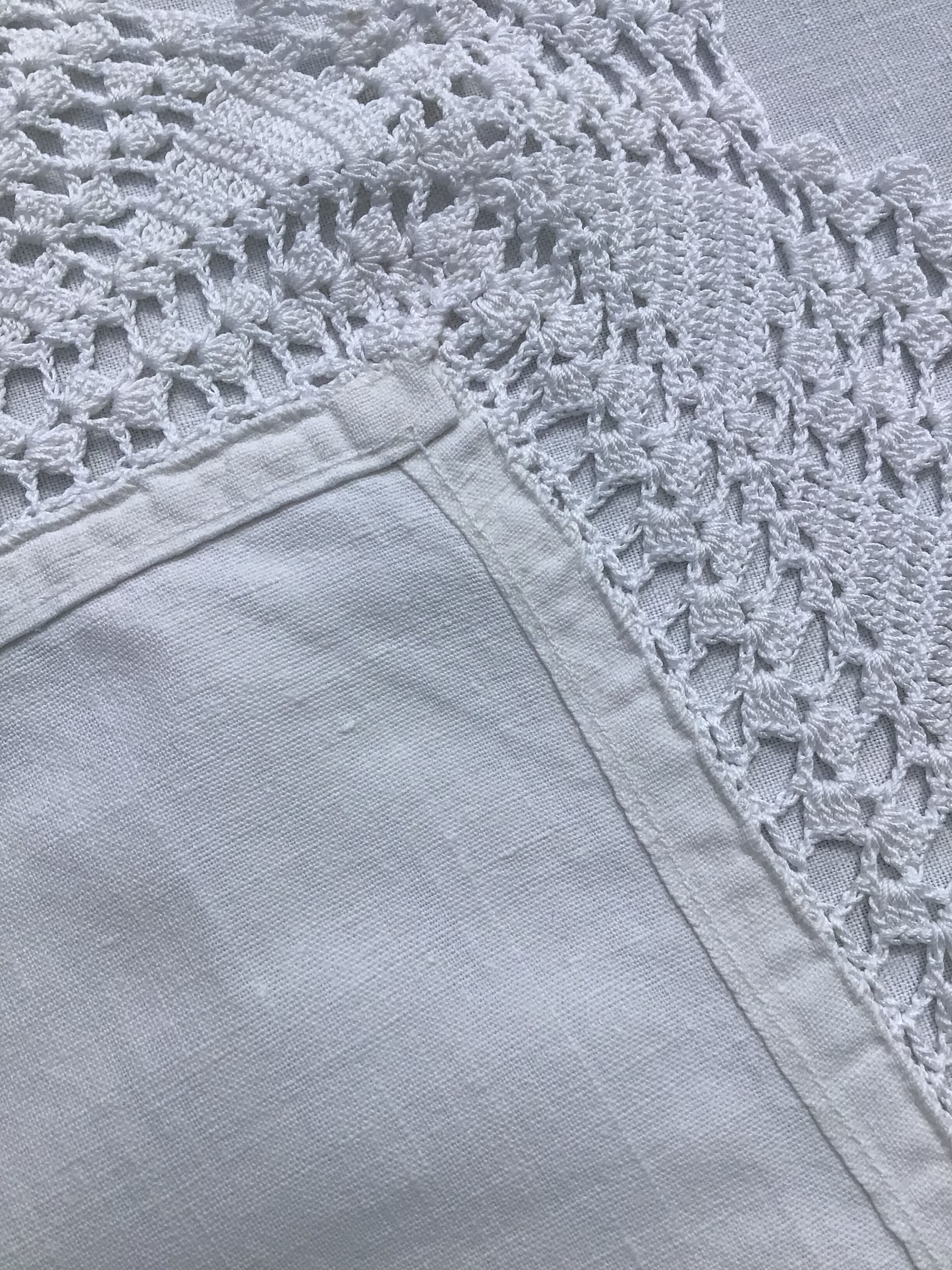 Mixed-race tablecloth edge crocheted hand 84cmx 91cm