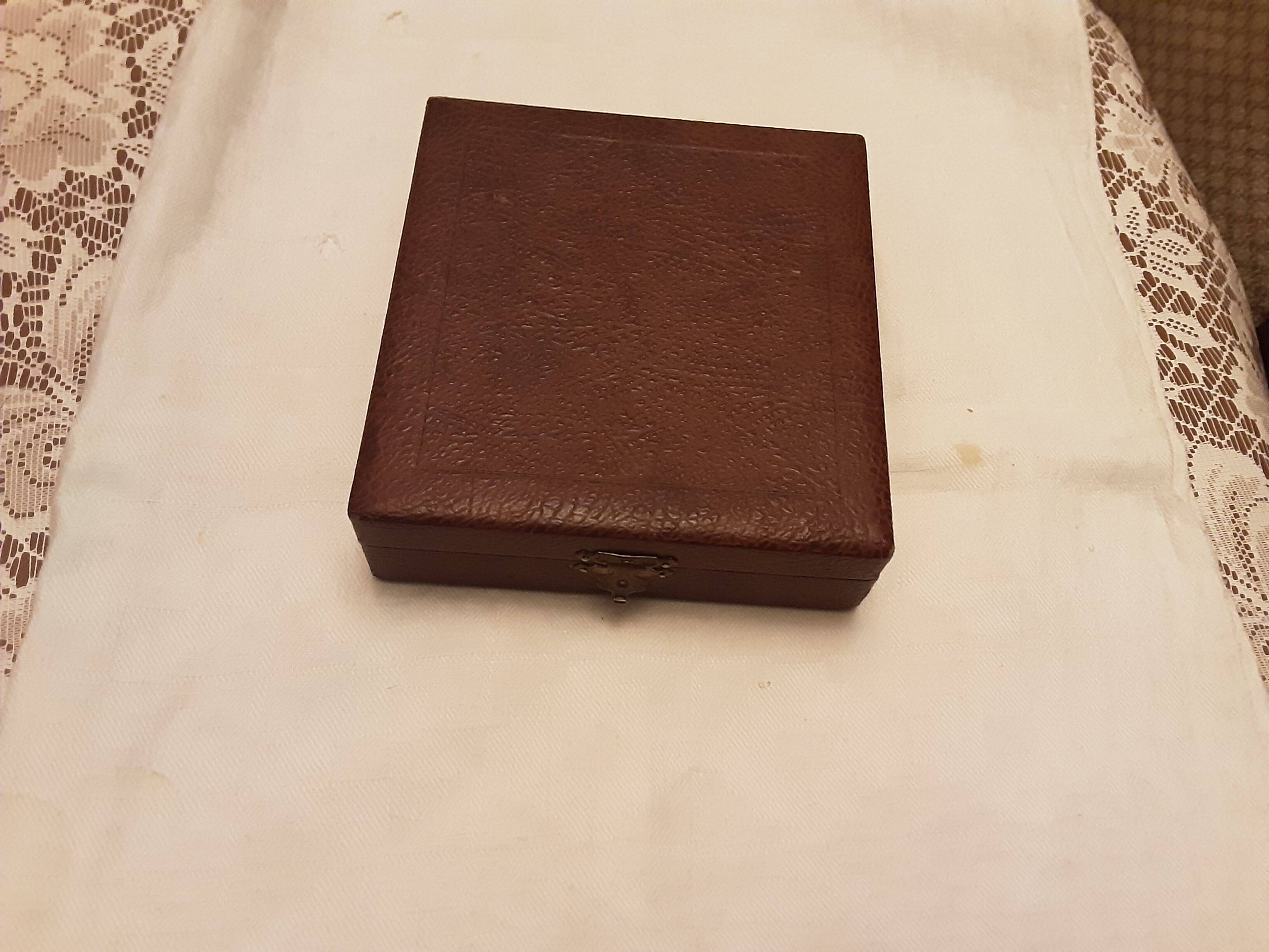 12 silver plated art nouveau teaspoons in their case