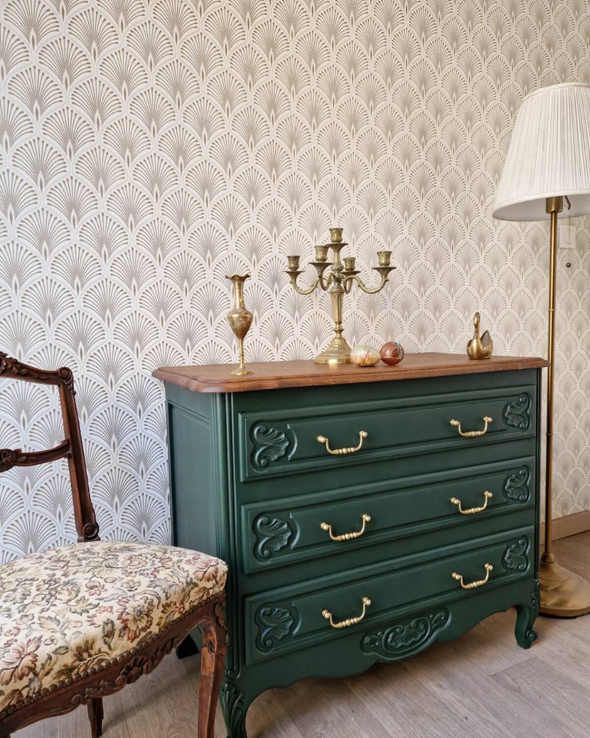 Green vintage chest of drawers