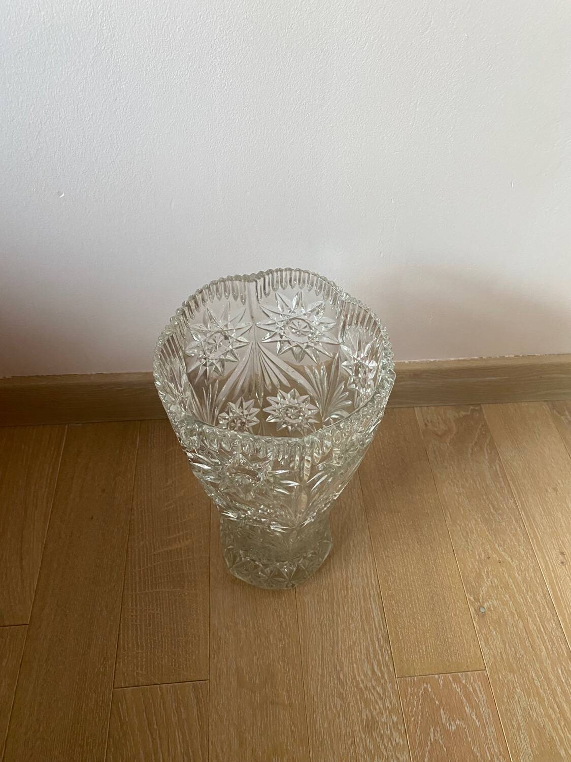Chiseled glass vase