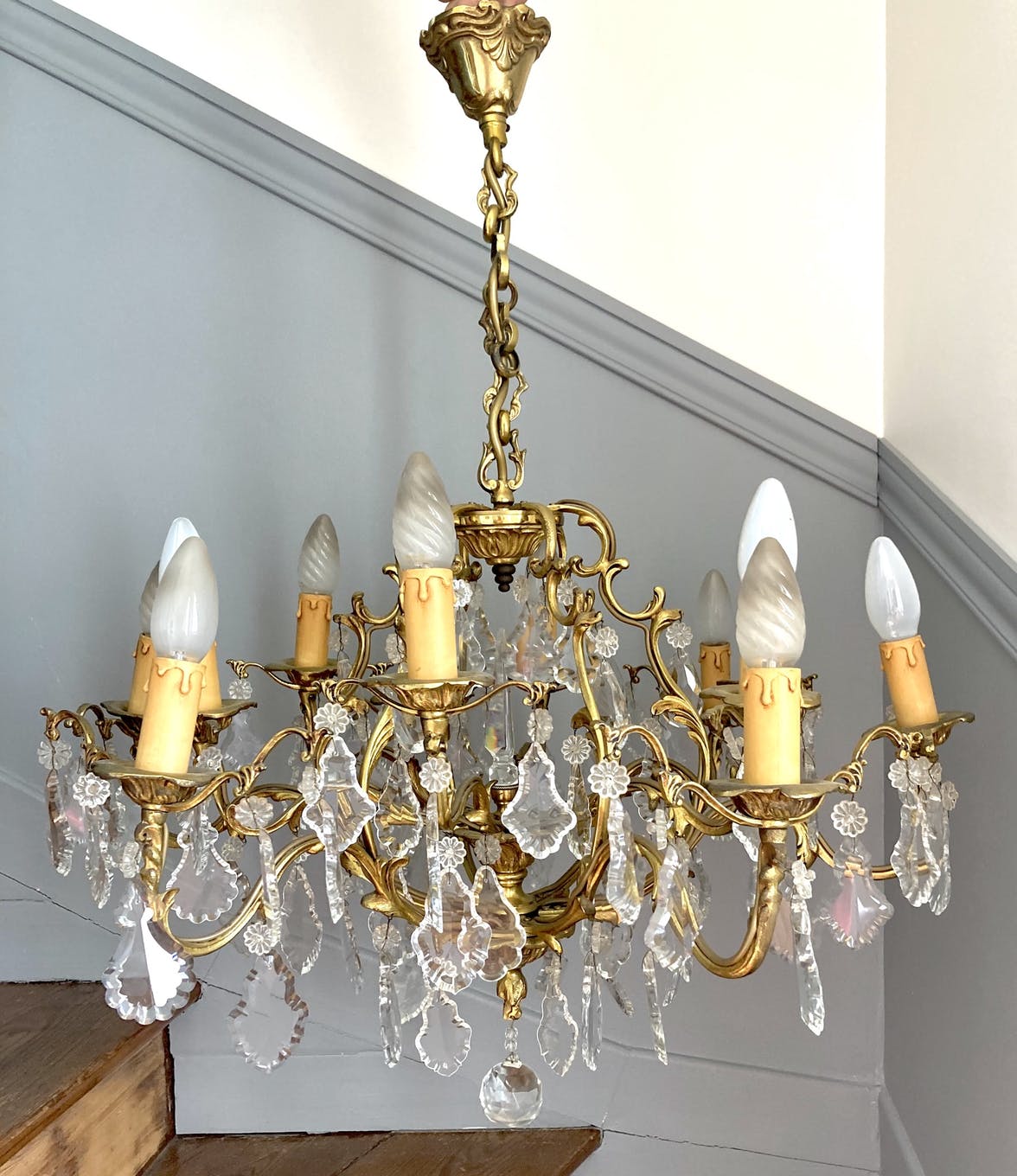 Lustre en bronze à pampilles en cristal ancien