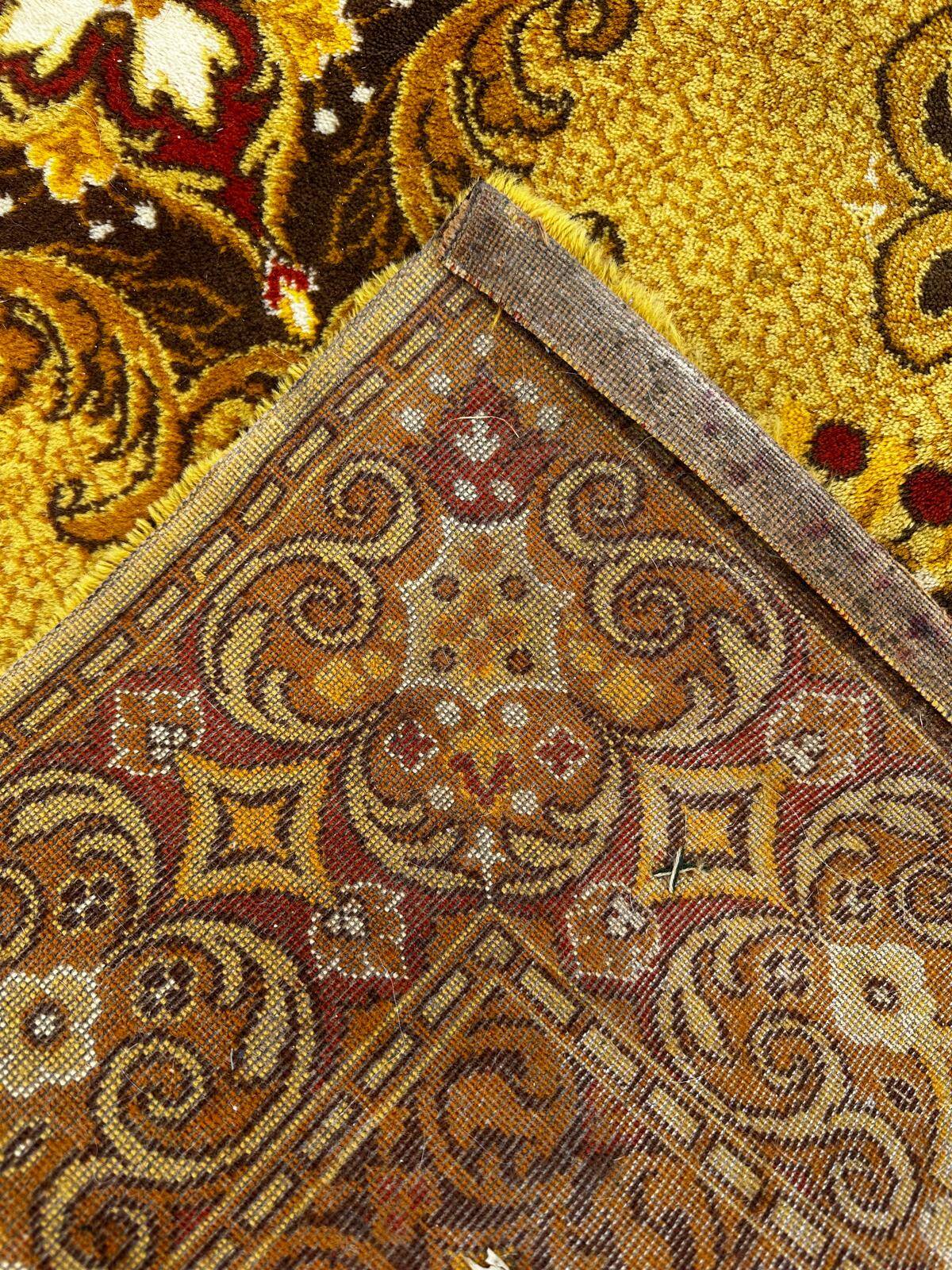 Oriental-style rug 2m x 3m