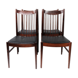 ensemble de quatre chaises