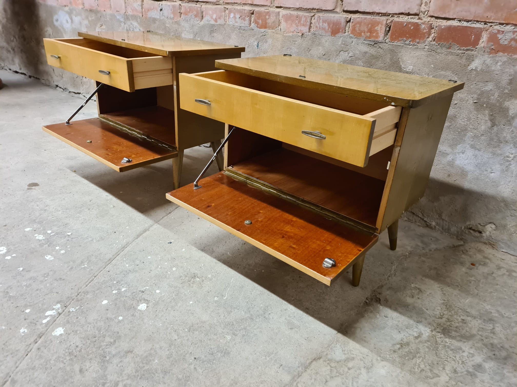 Lot 2 vintage bedside tables 1960s