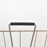 Metal magazine rack