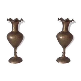 Paire de vases anciens en laiton