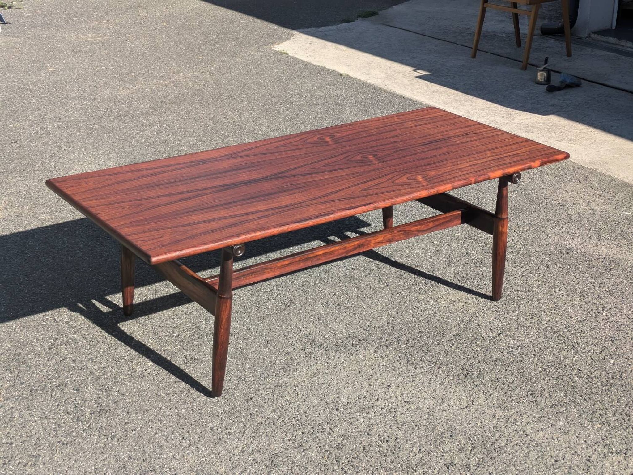 Table basse vintage en palissandre – style scandinave années 60