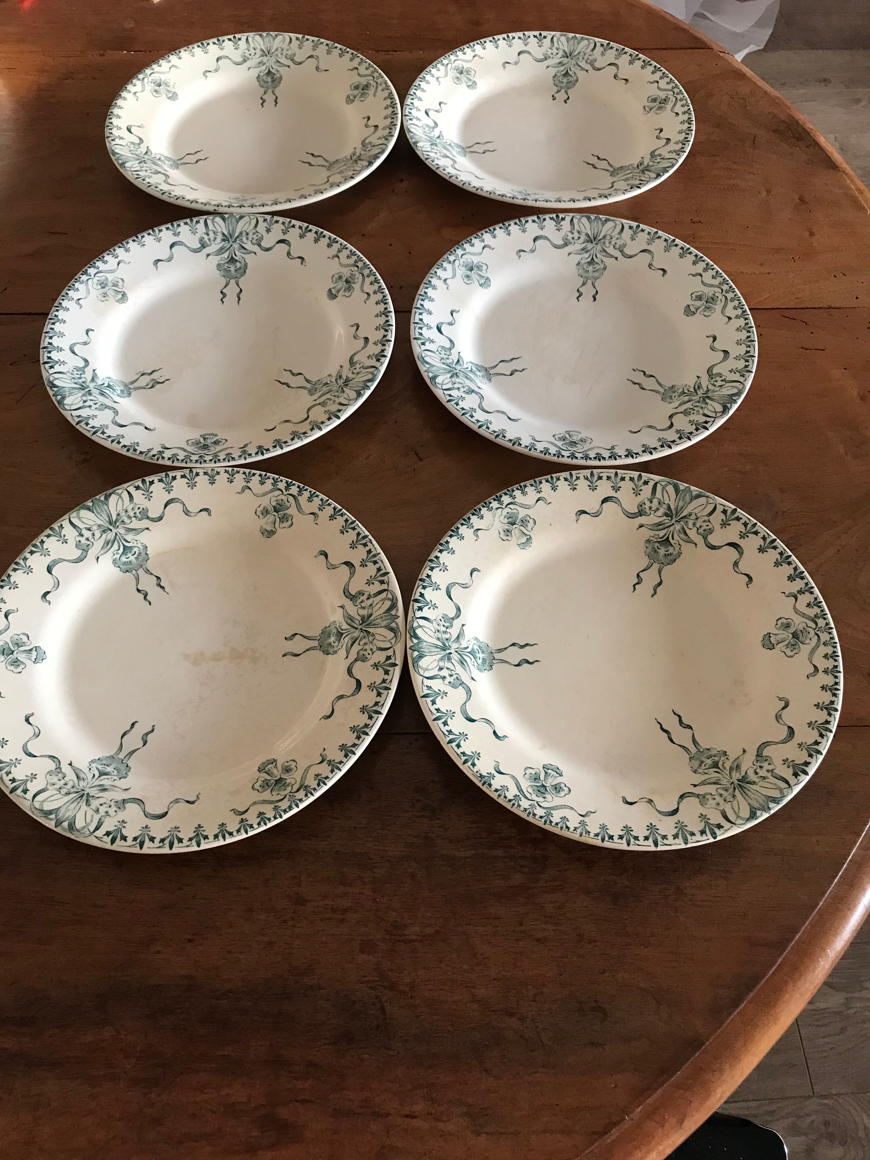 Flat plates in opaque porcelain from Gien "Venice"