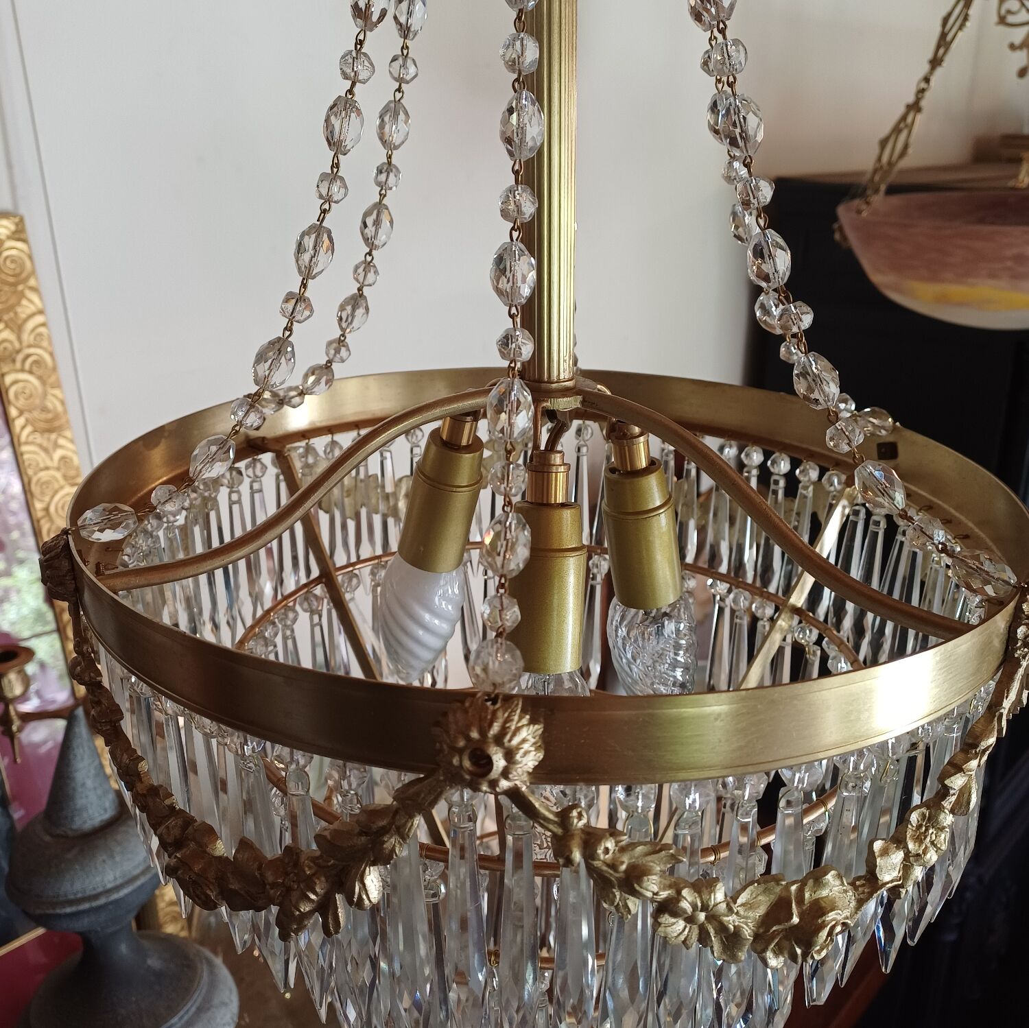 Lustre ancien à pampilles en cristal taillé époque Napoléon III