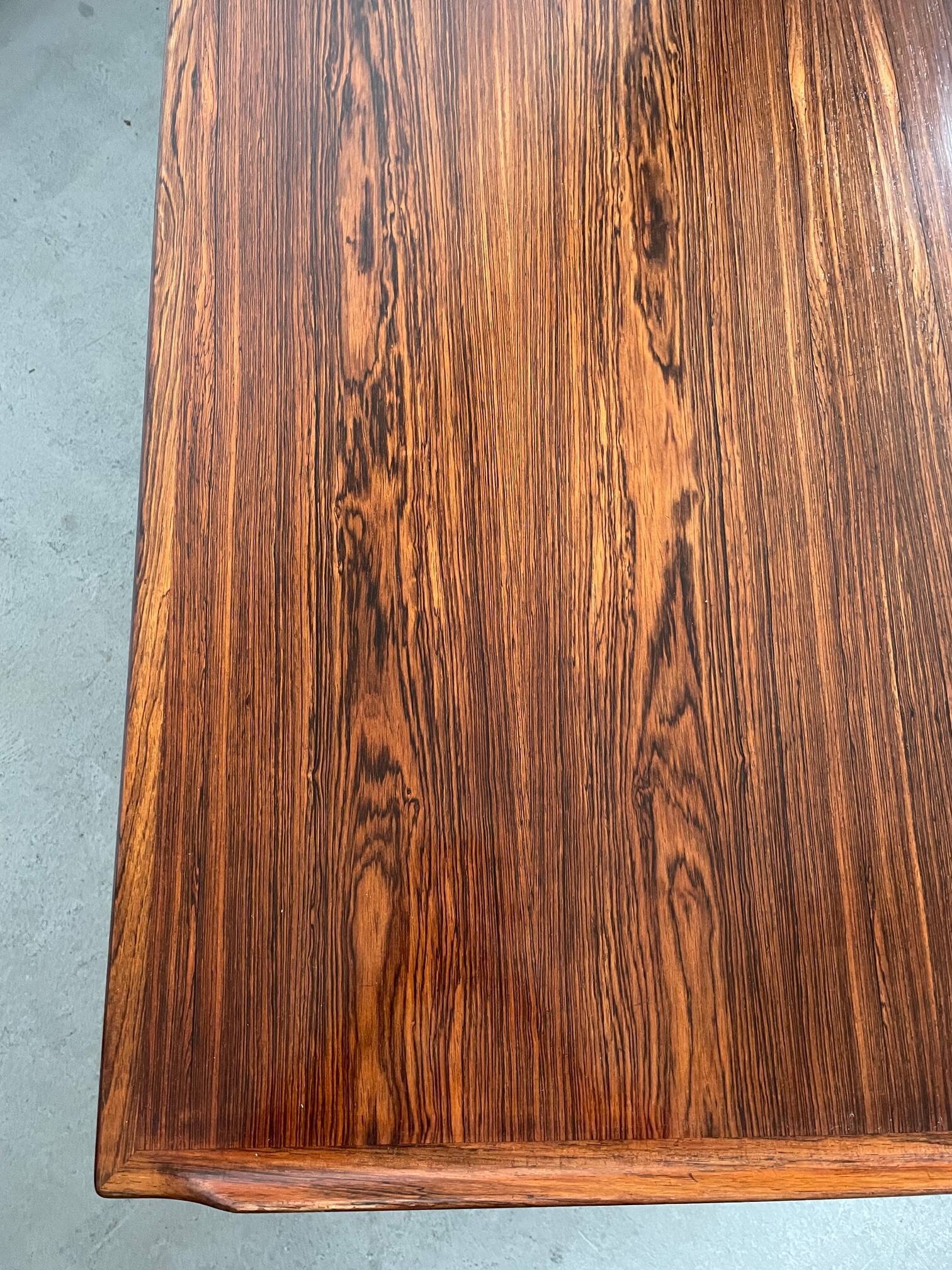 Rosewood Executive Desk by Arne Vodder, Model 207 – Scandinavian Modern Ico