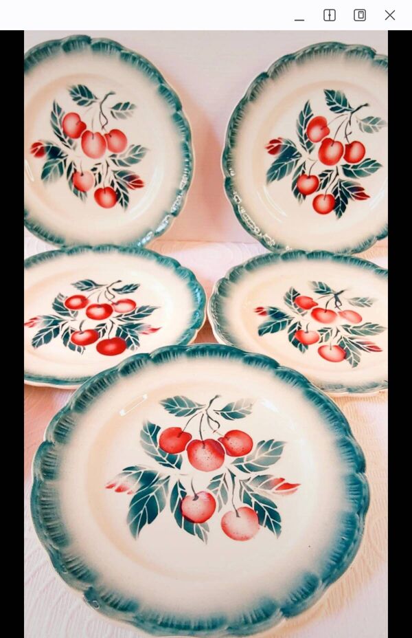 Assiettes à dessert  Badonviller  ’’Bouquet de cerises’’