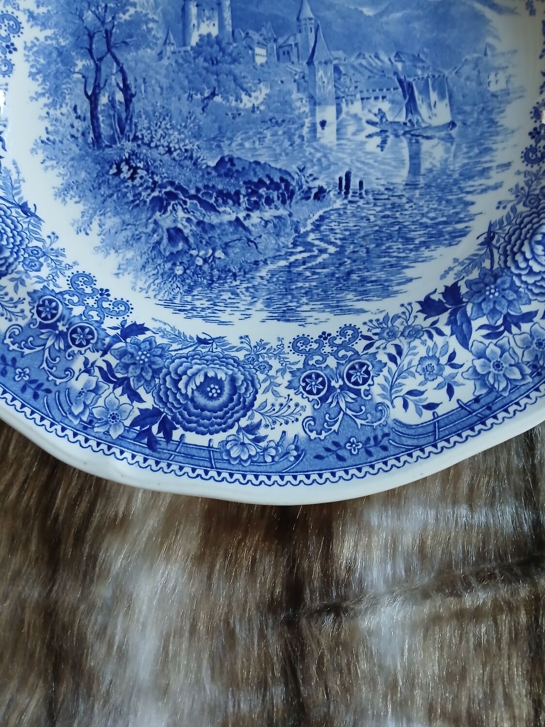 Large antique plate Villeroy and Boch