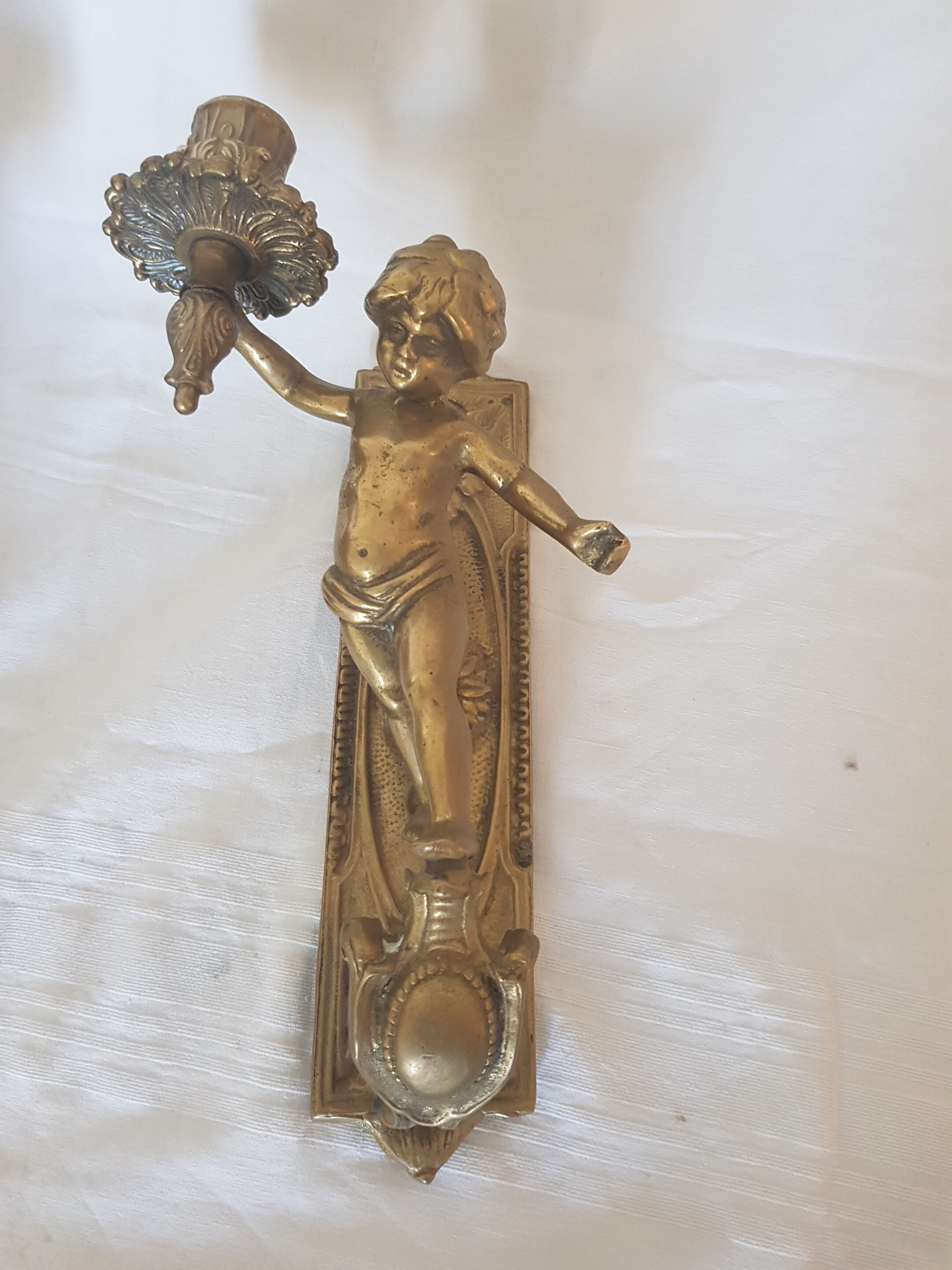 Pair of candlesticks in bronze