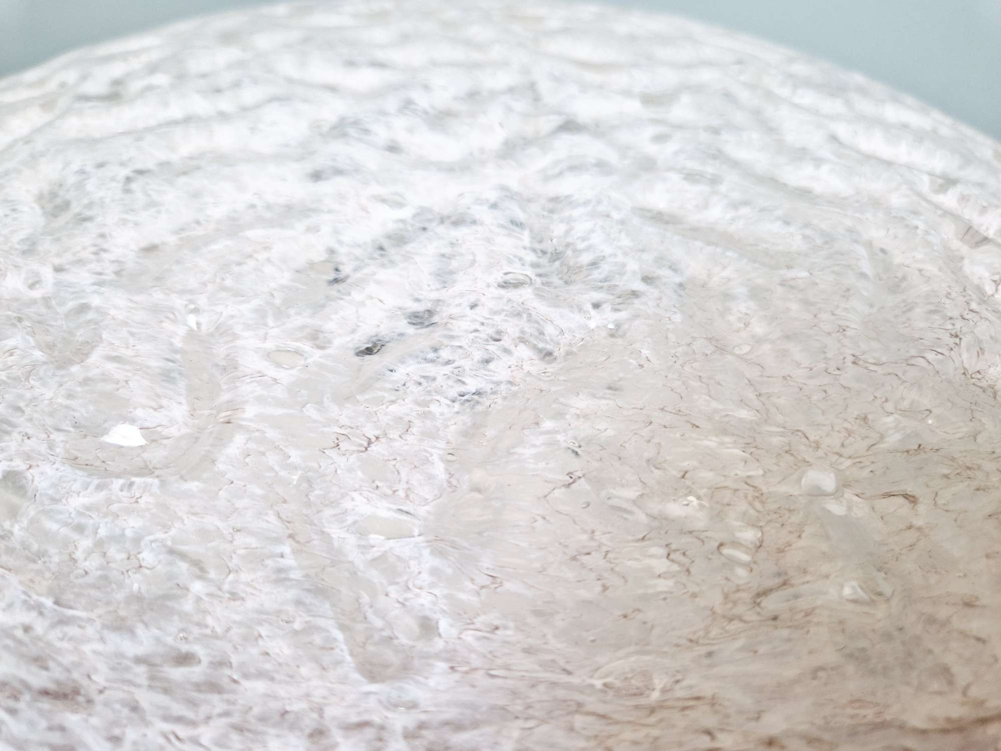 Grand plafonnier en verre glacé (diam 45cm), Doria, 1970