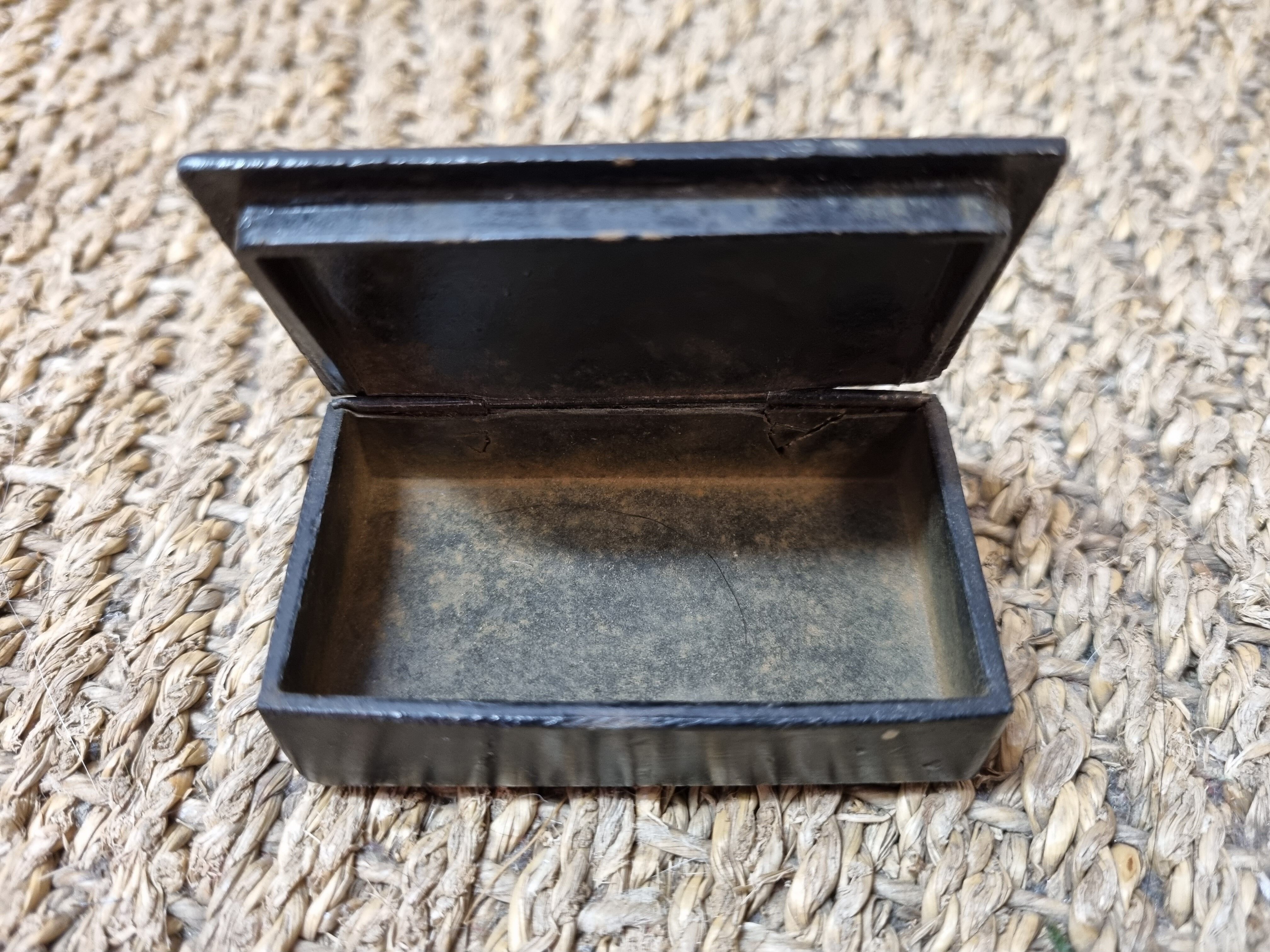 Tabatiere for snuff, do you want it