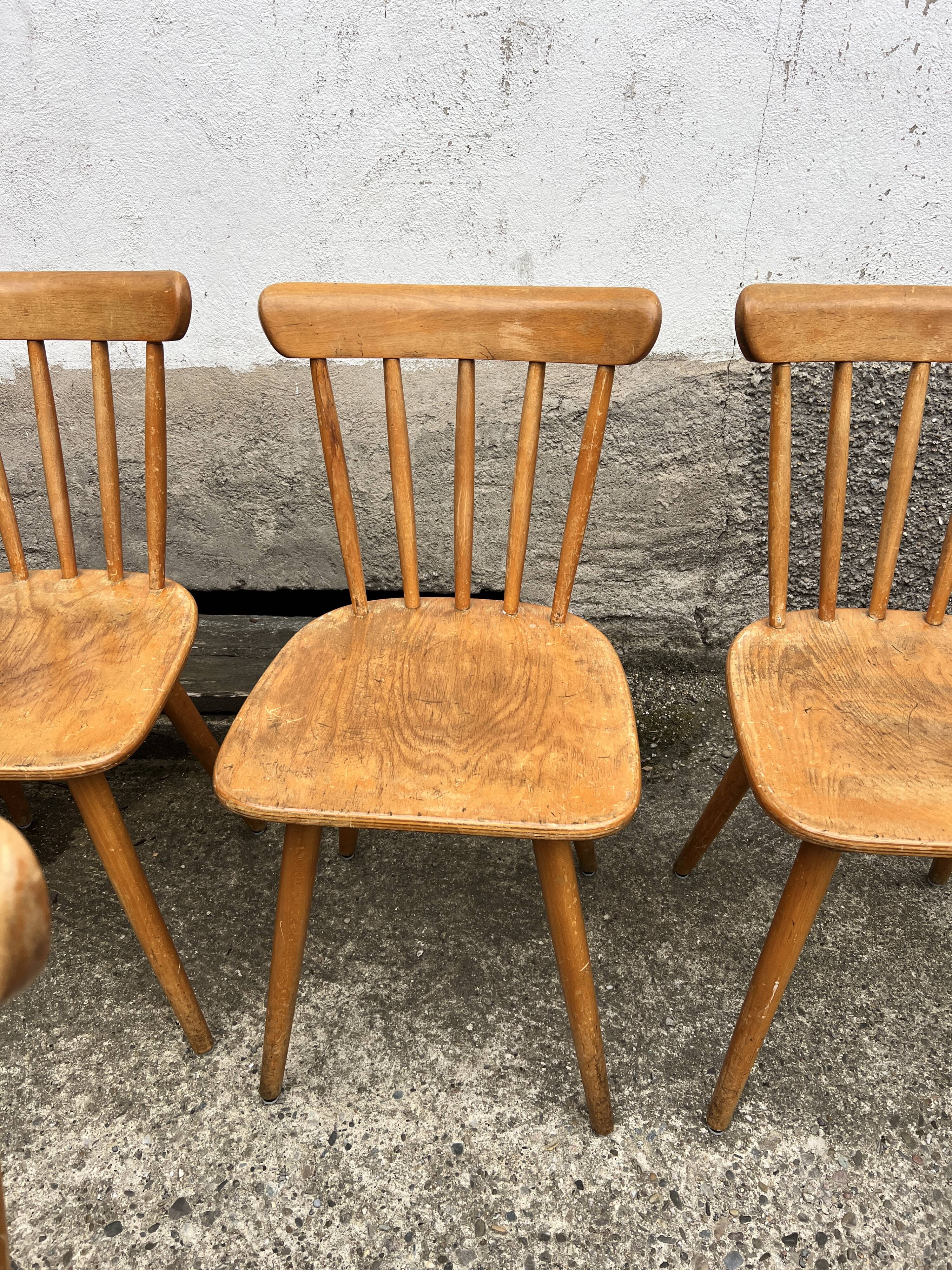 Set of 8 vintage bistro chairs – Warm stained wood – Compass legs