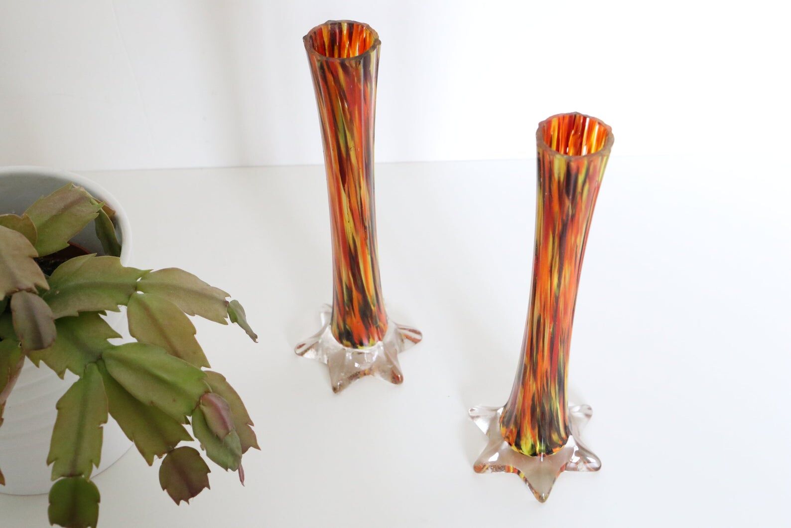 Duo of soliflores in mouth-blown glass