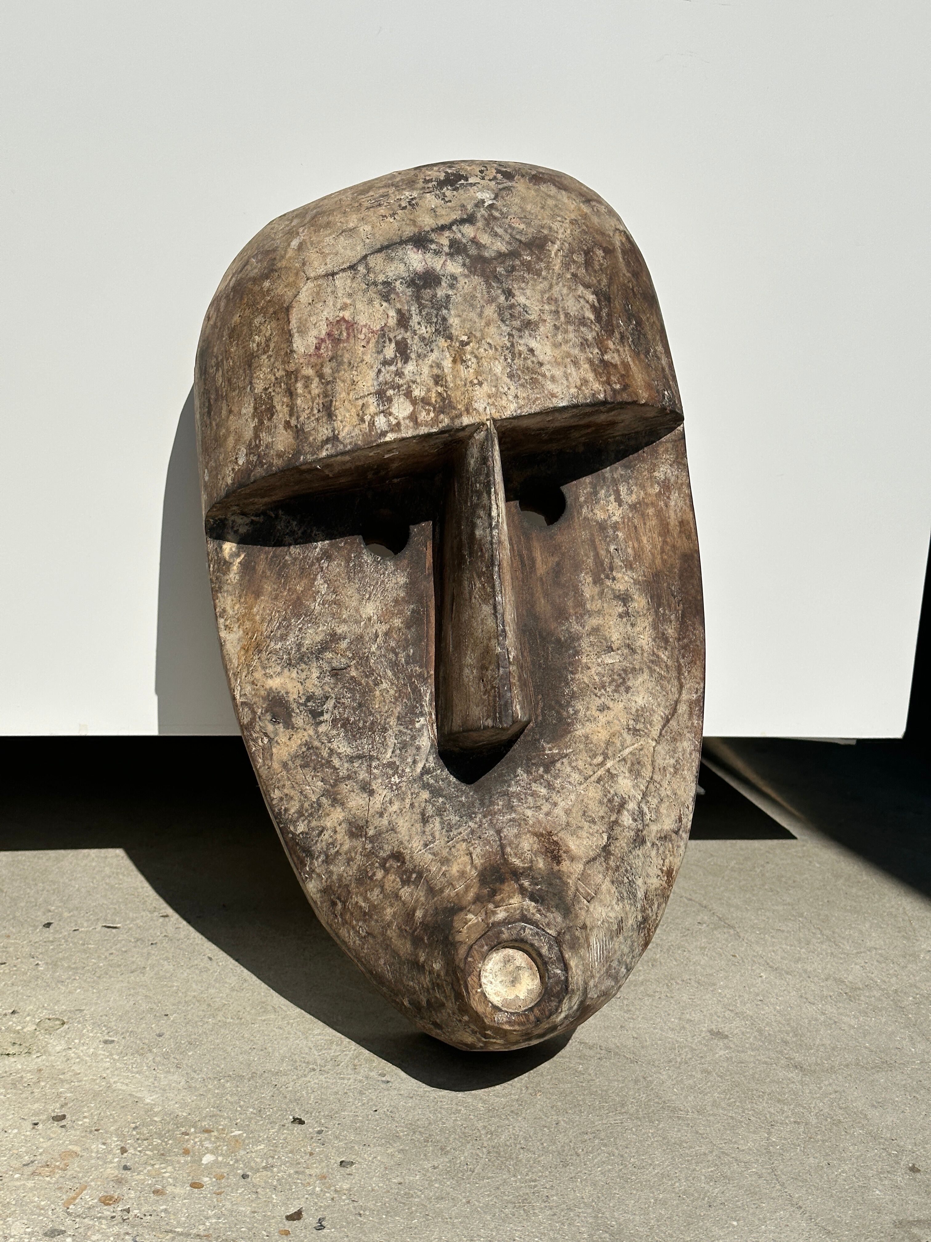 Large Timor mask in patinated wood H:50cm (2)