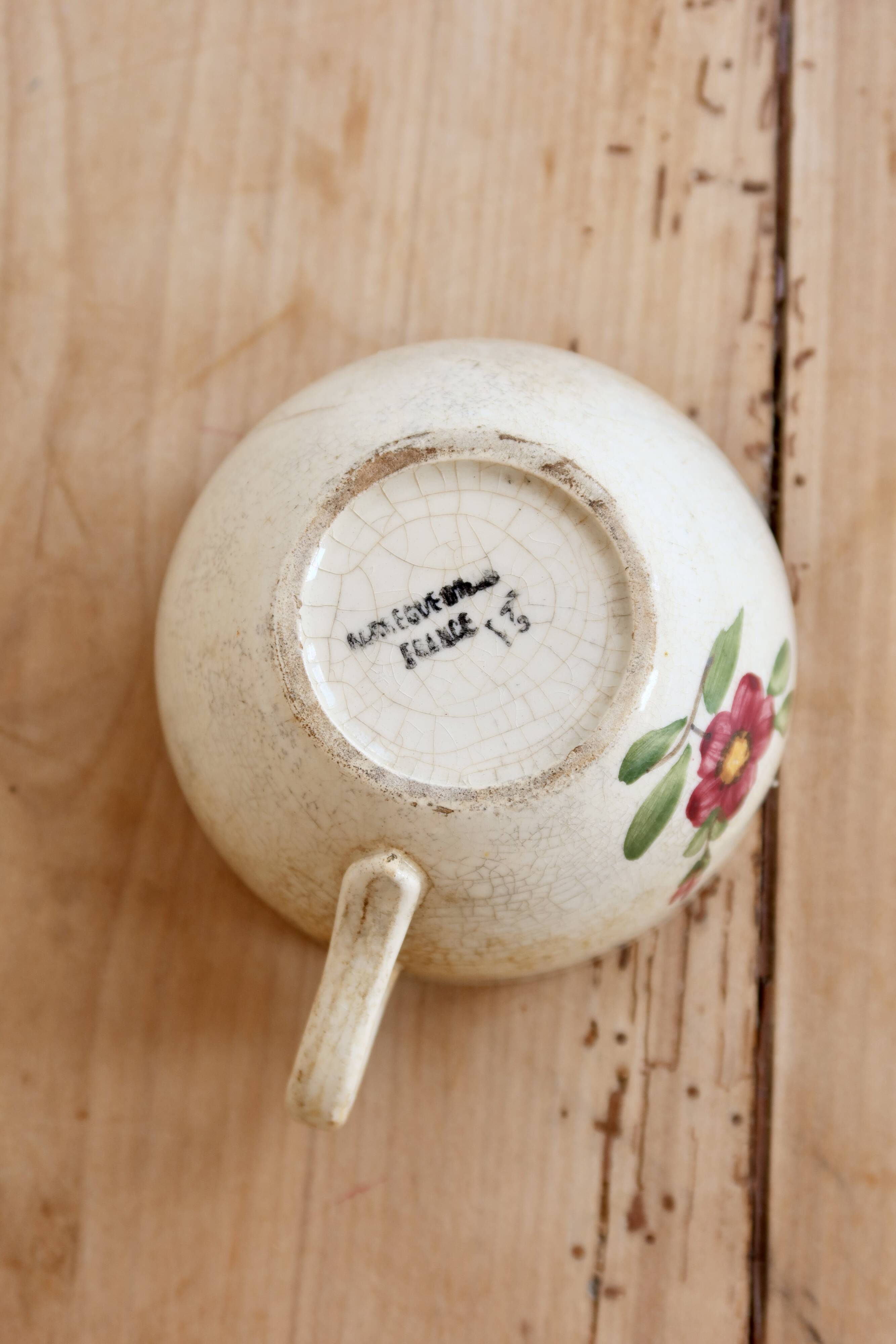 Antique ironstone coffee cup, patinated Sarreguemines – Floral decoration