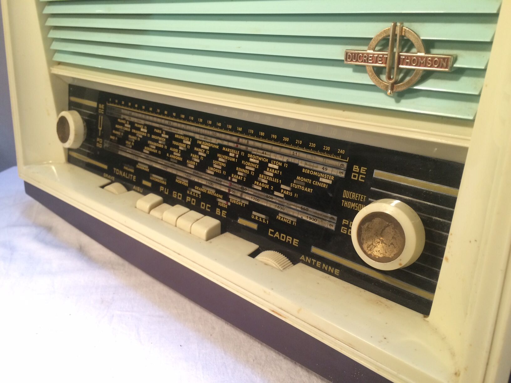 Ancienne radio tsf à lampes ducretet thomson modèle l 934