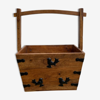 Wooden basket early XIX