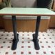 Table de bistrot pieds art deco et Formica
