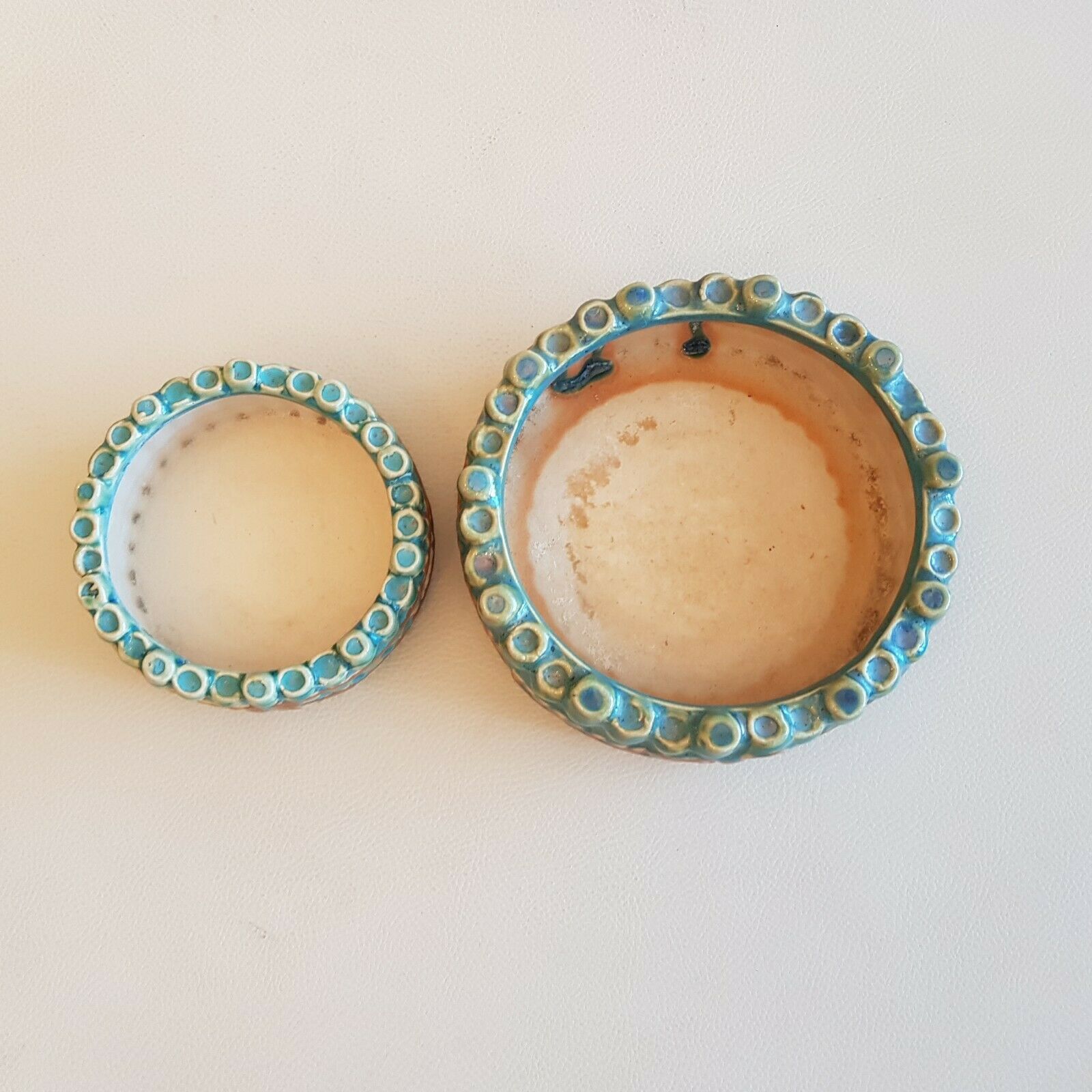 2 old ceramic cups slurry decoration bamboo tied up